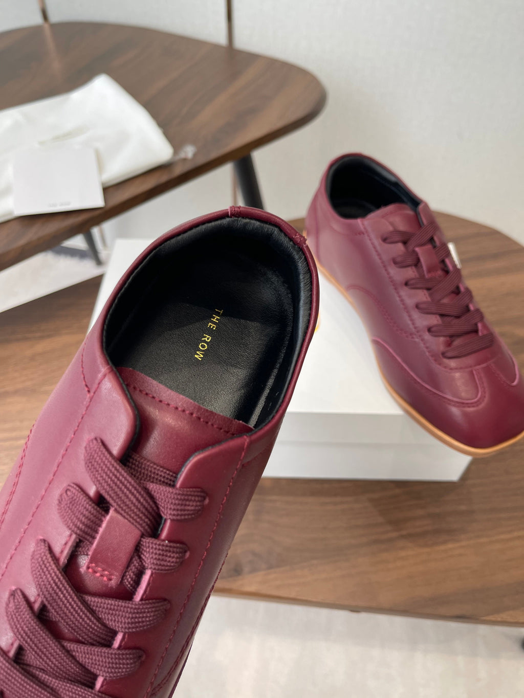 T-Sneakers