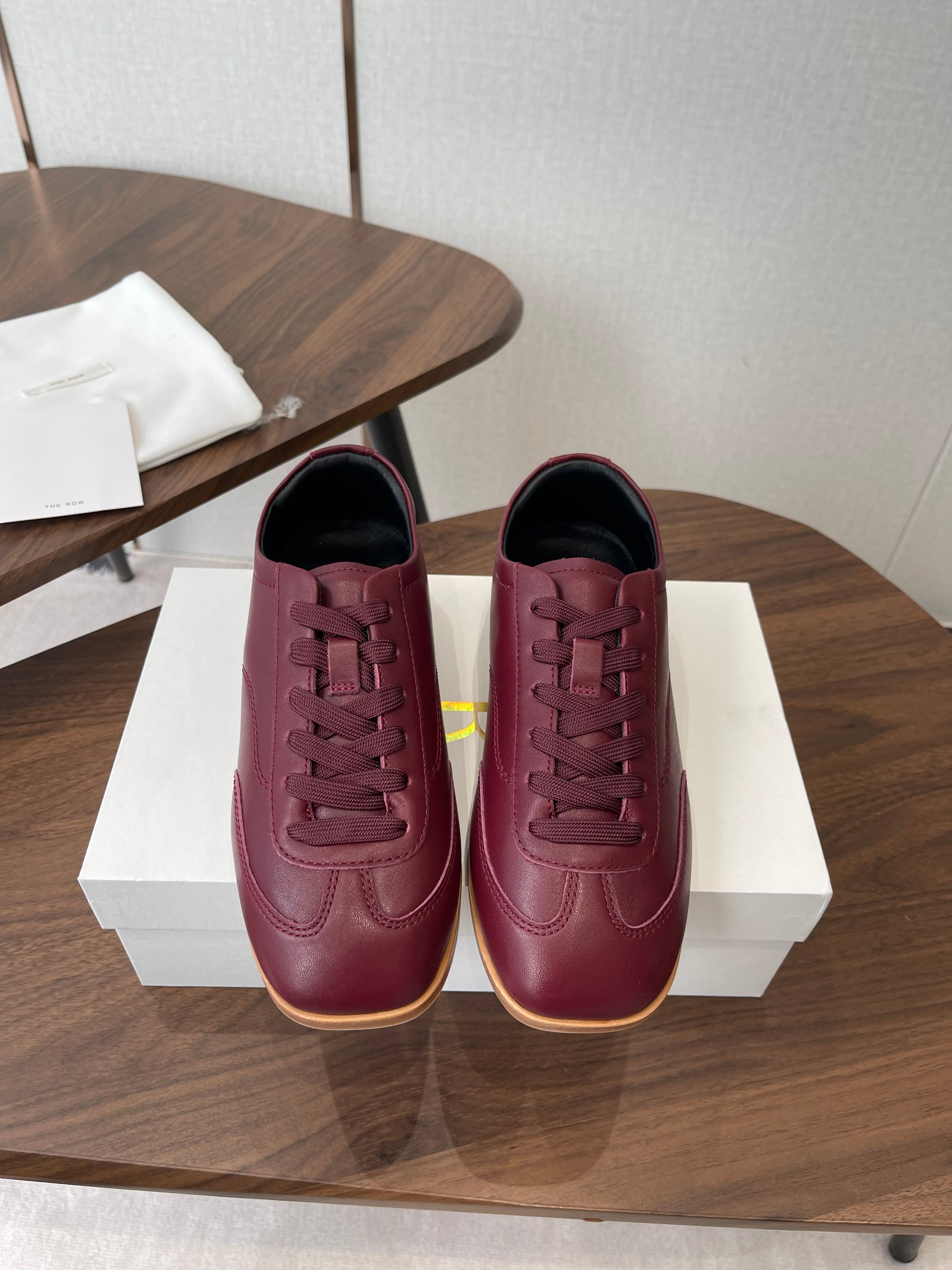T-Sneakers