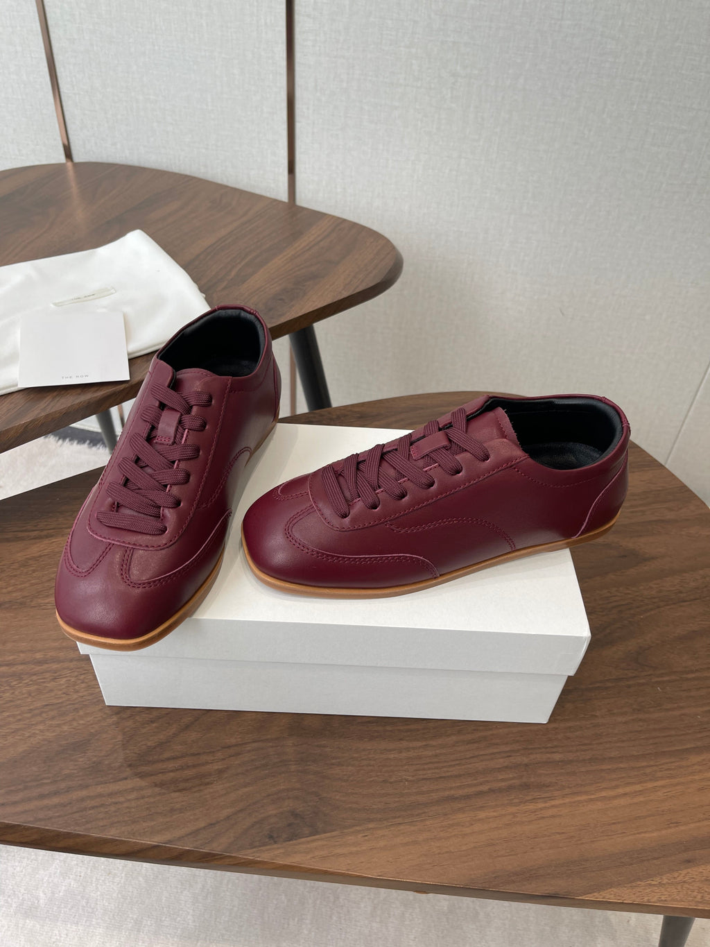 T-Sneakers