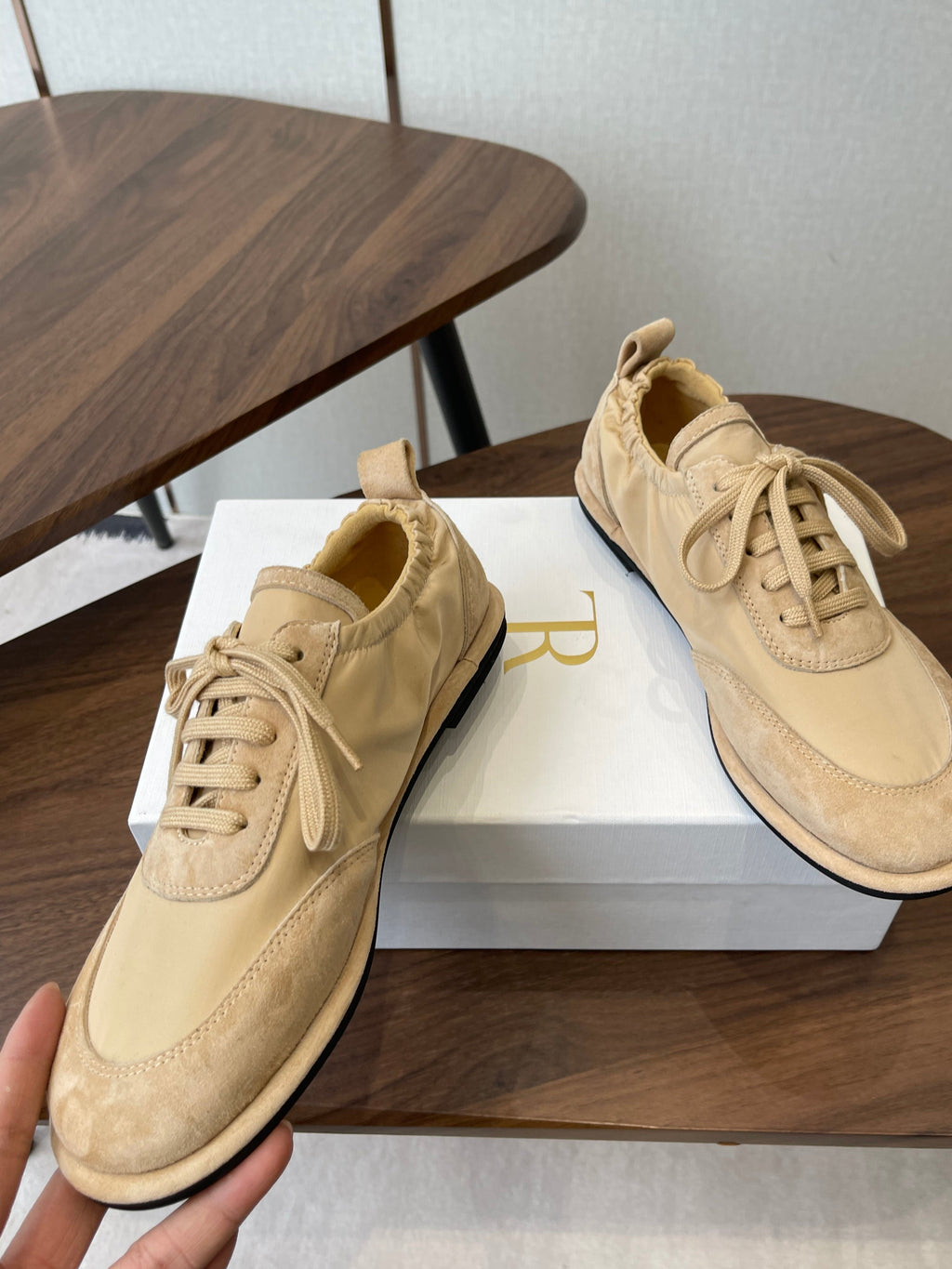 T-Sneakers