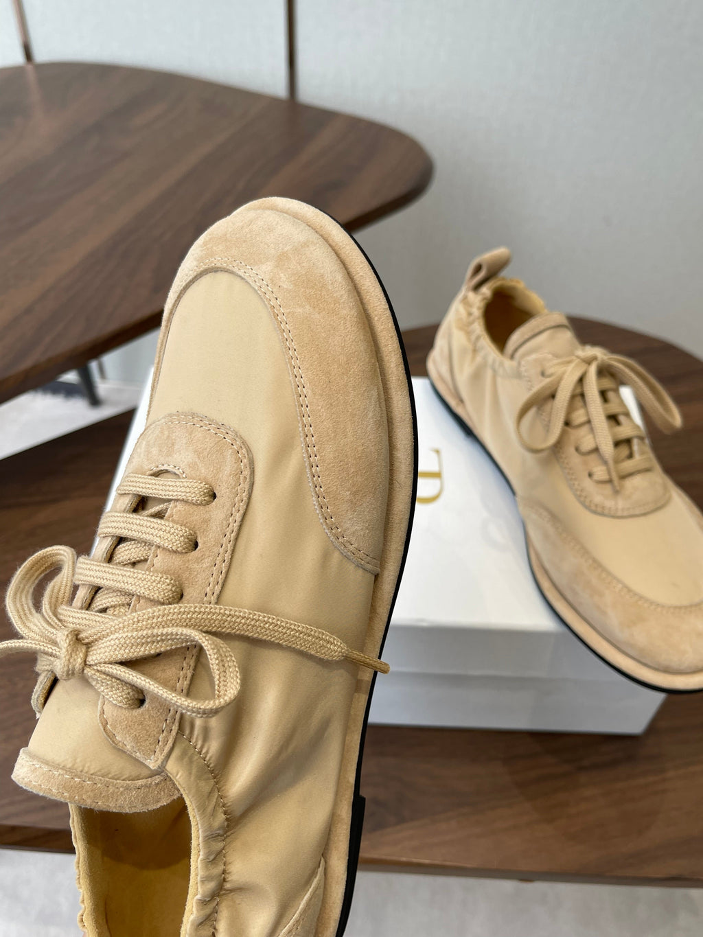 T-Sneakers