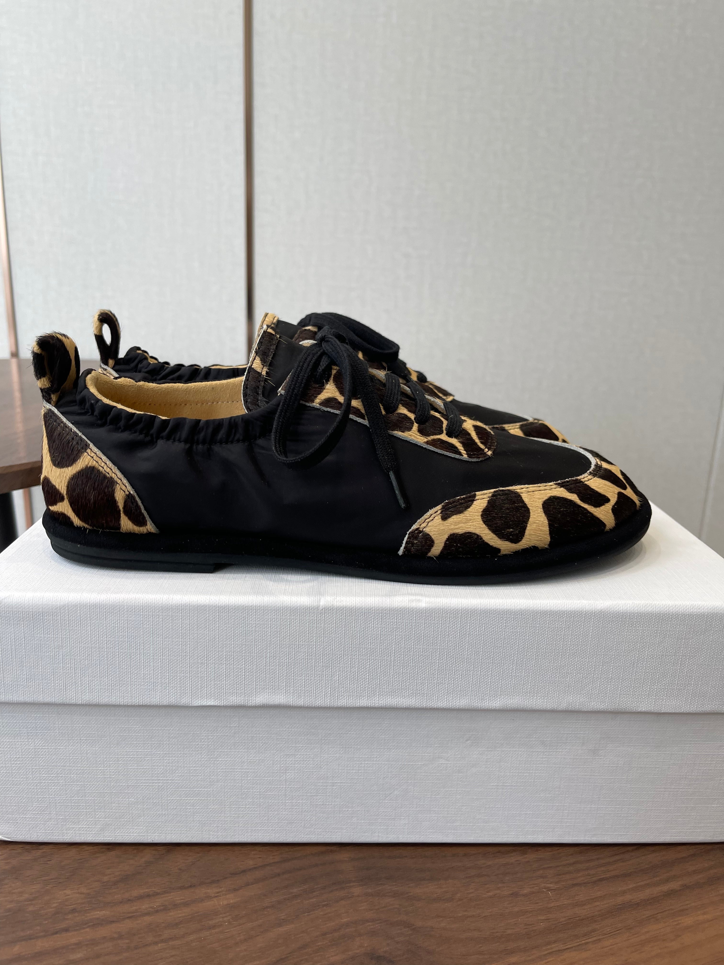 T-Sneakers