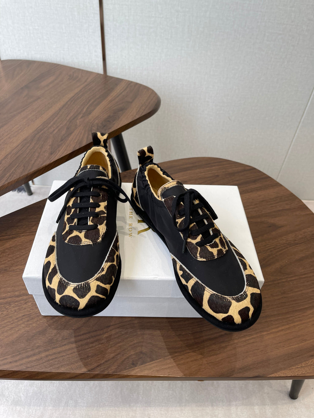 T-Sneakers