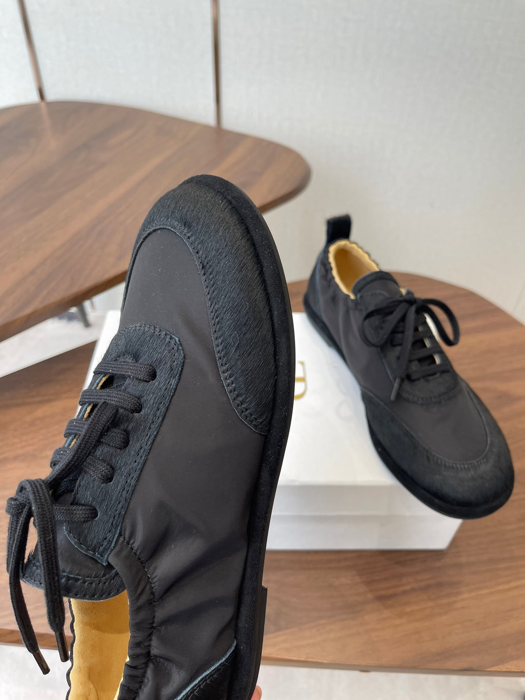 T-Sneakers