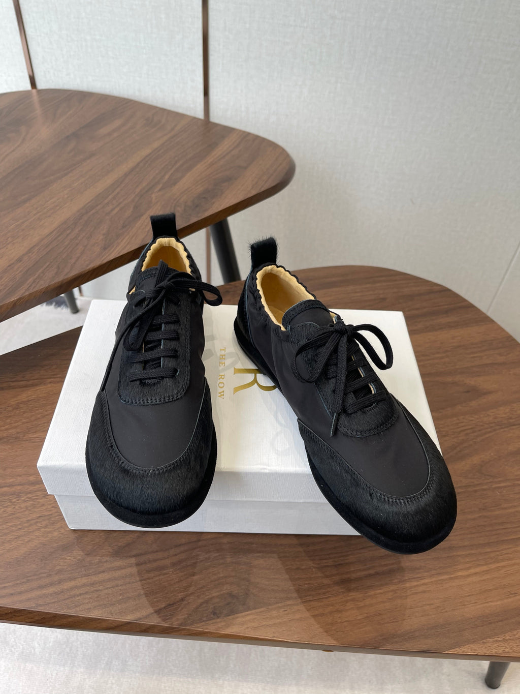 T-Sneakers