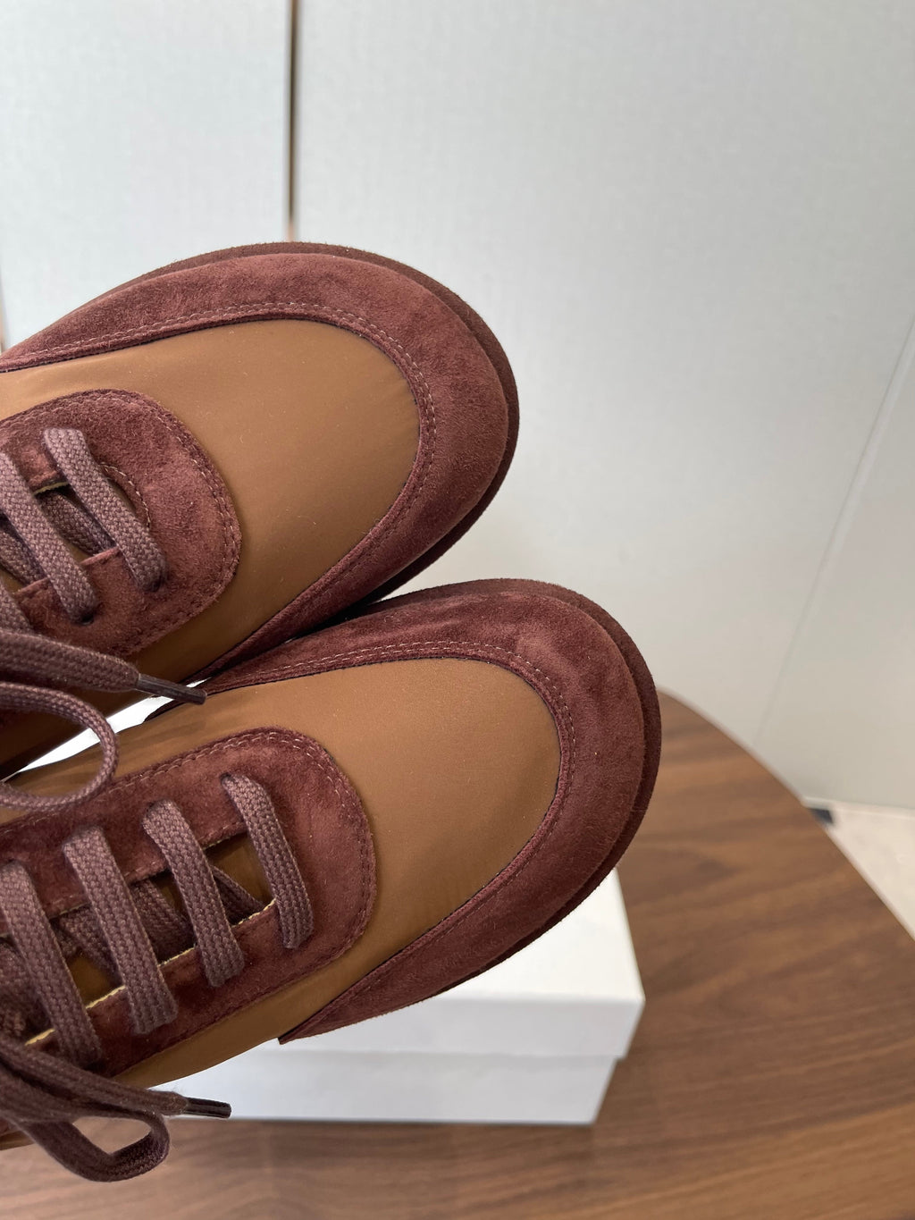 T-Sneakers