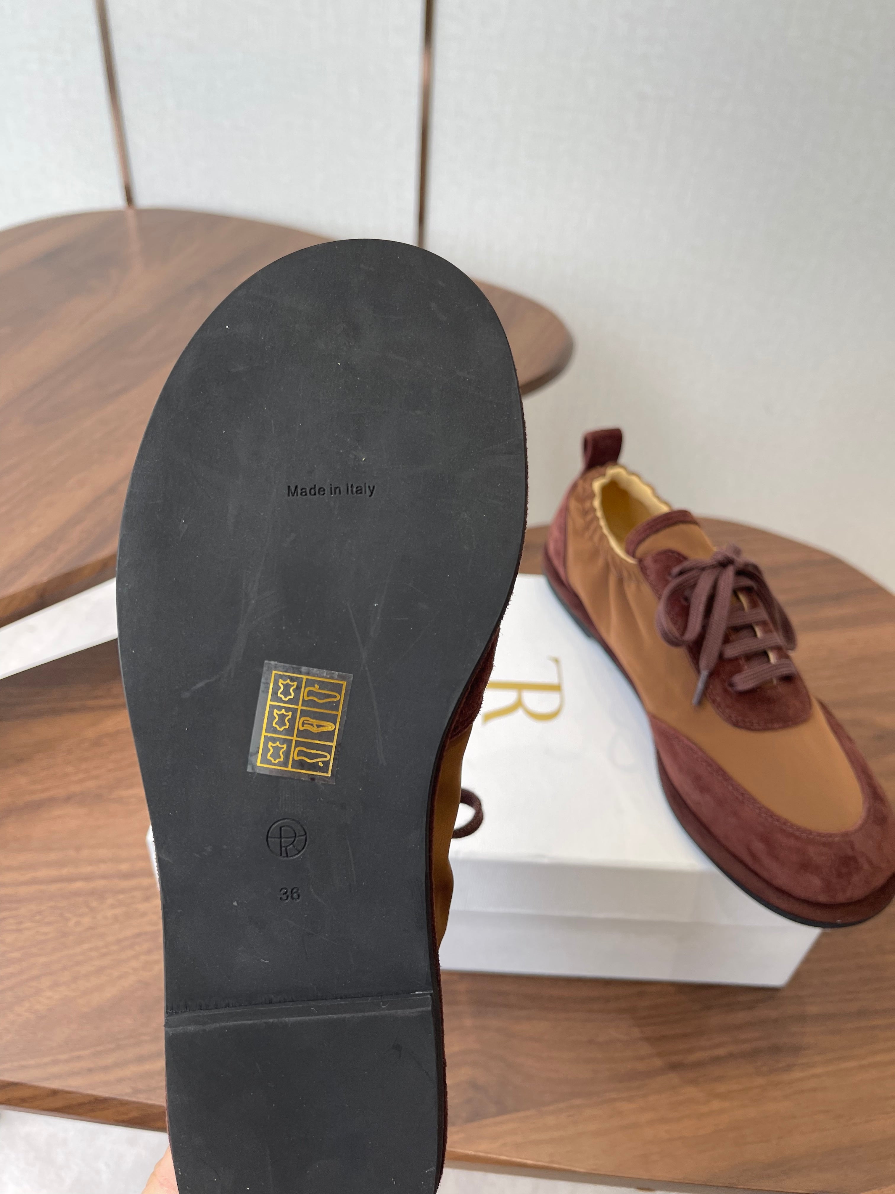 T-Sneakers