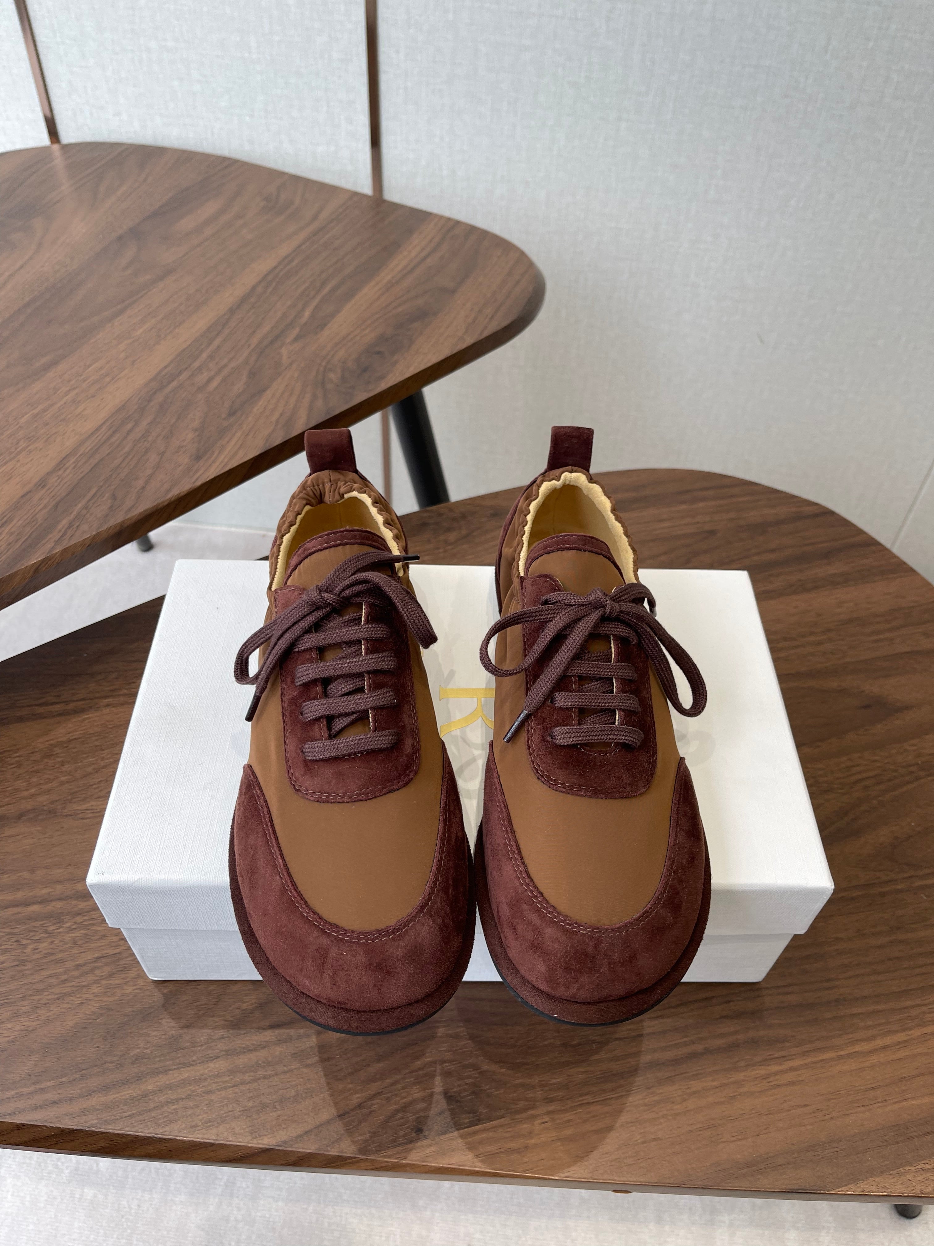T-Sneakers