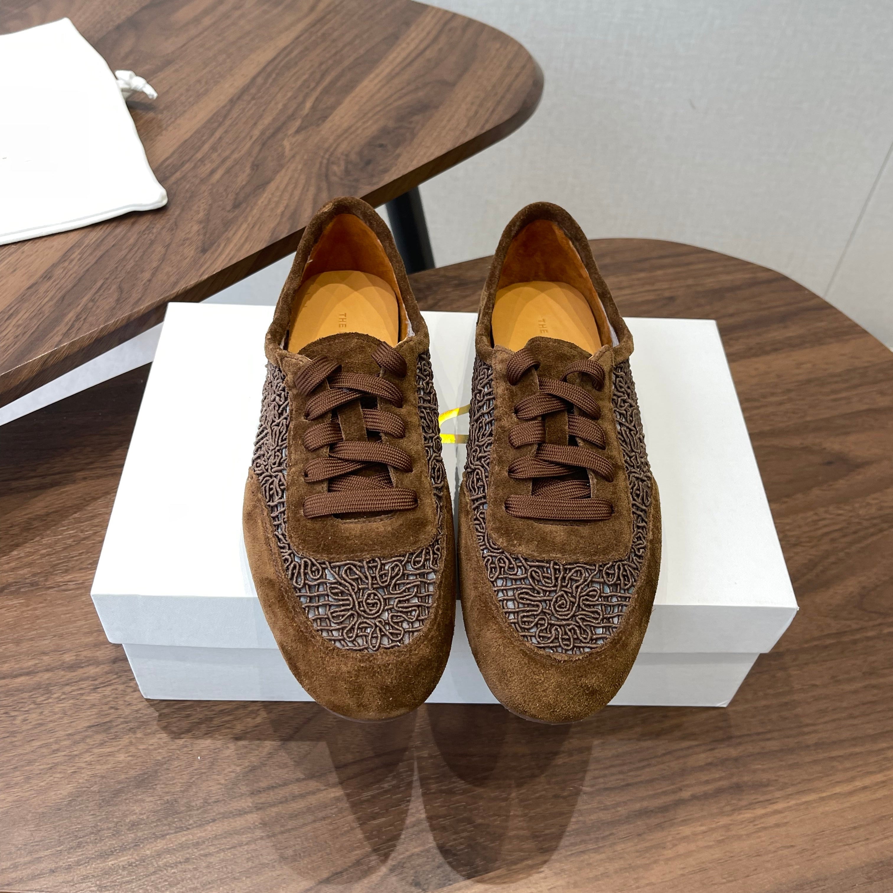 T-Sneakers