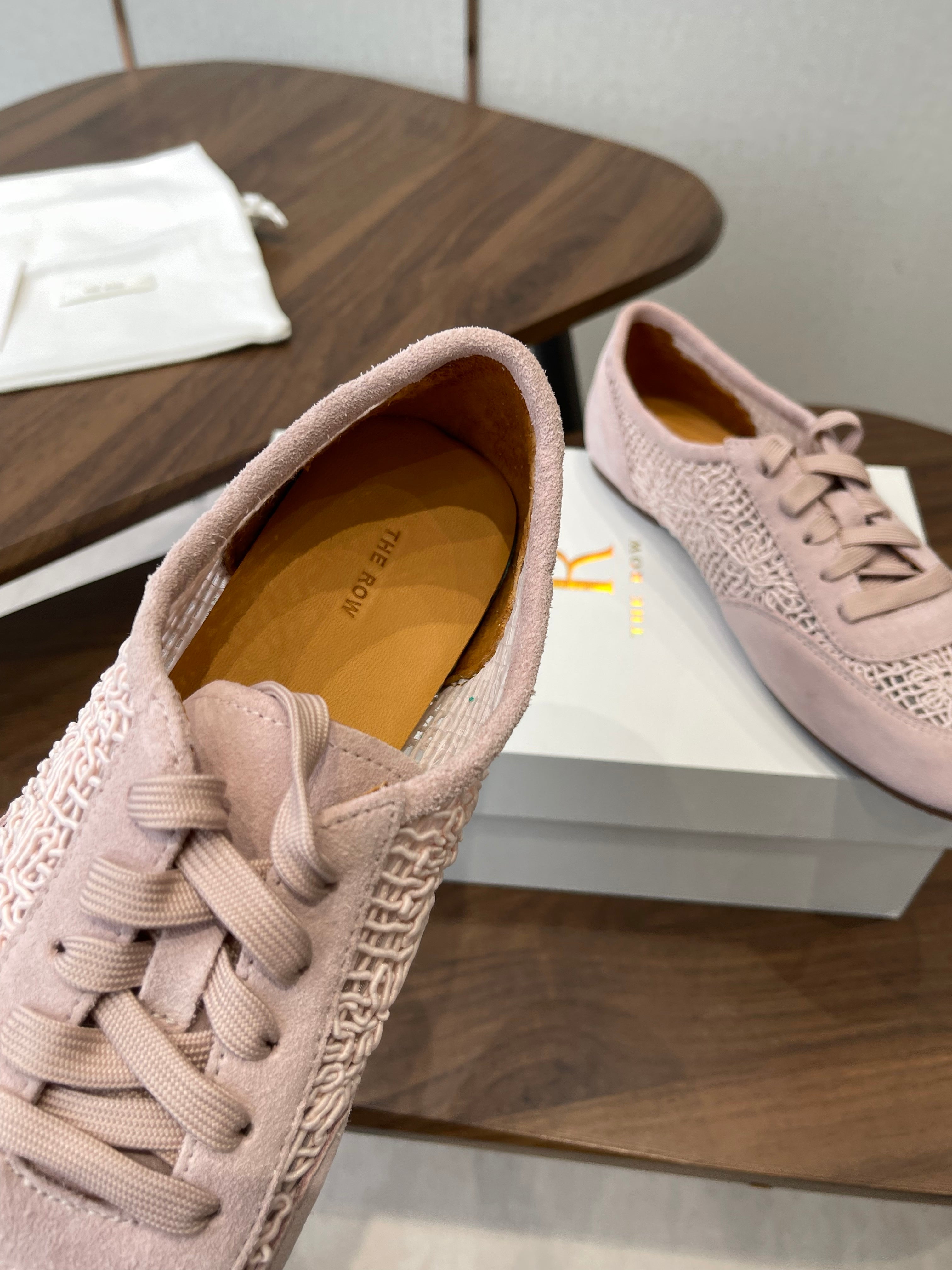 T-Sneakers