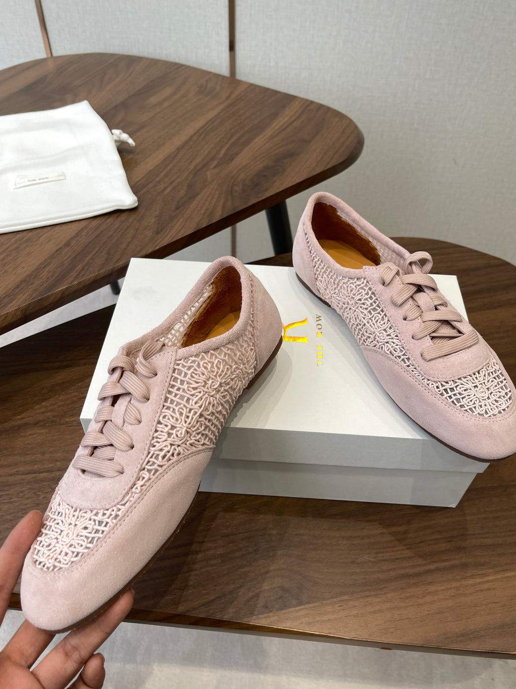 T-Sneakers