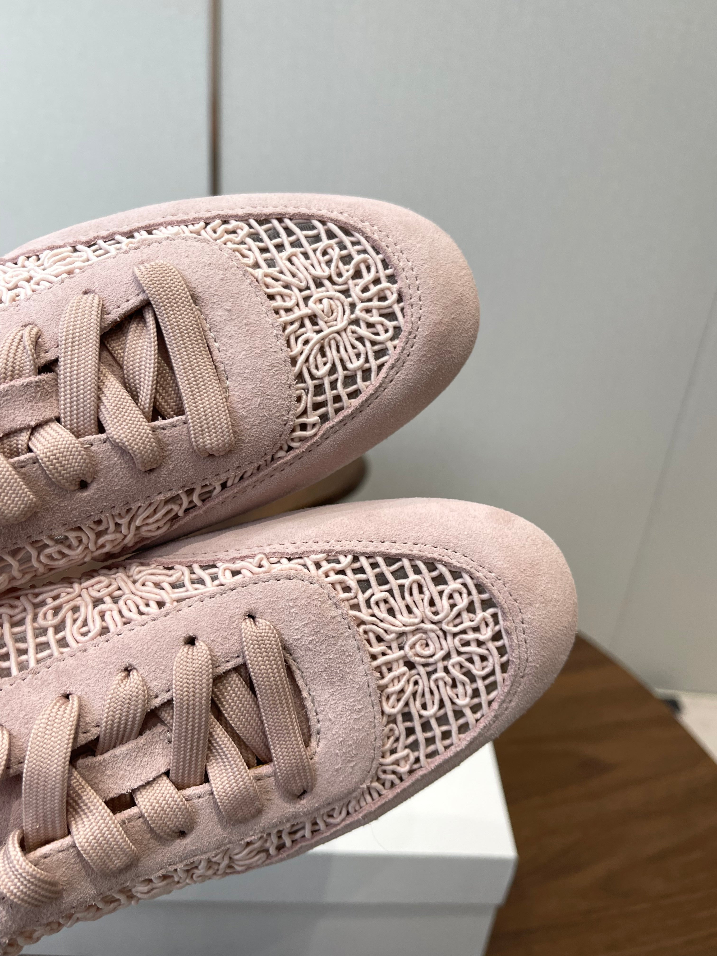 T-Sneakers