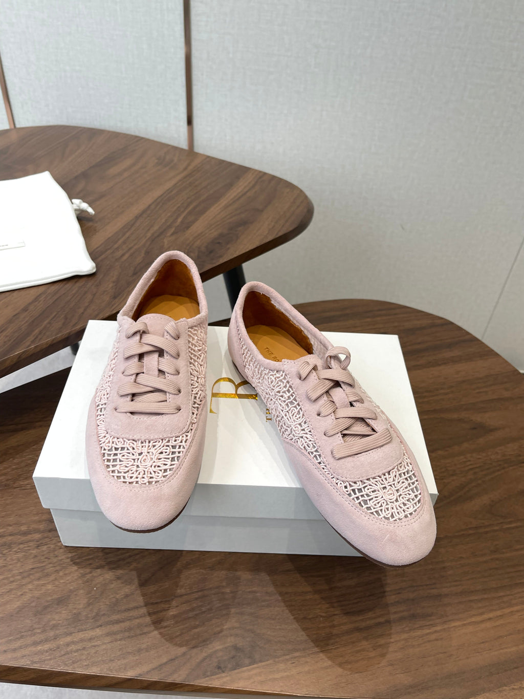T-Sneakers