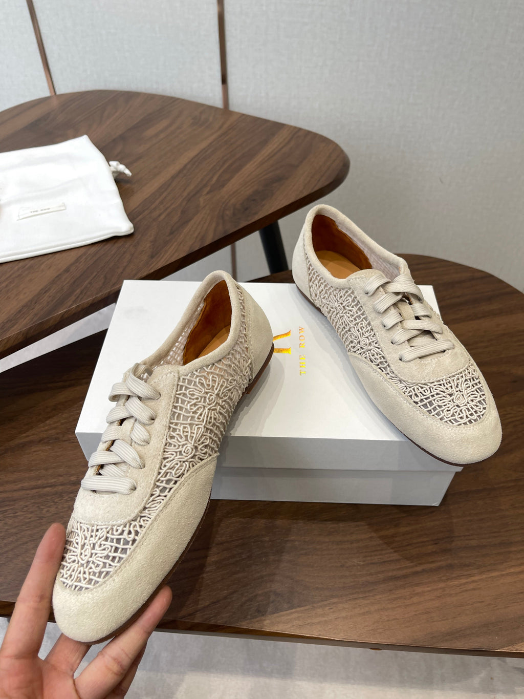 T-Sneakers