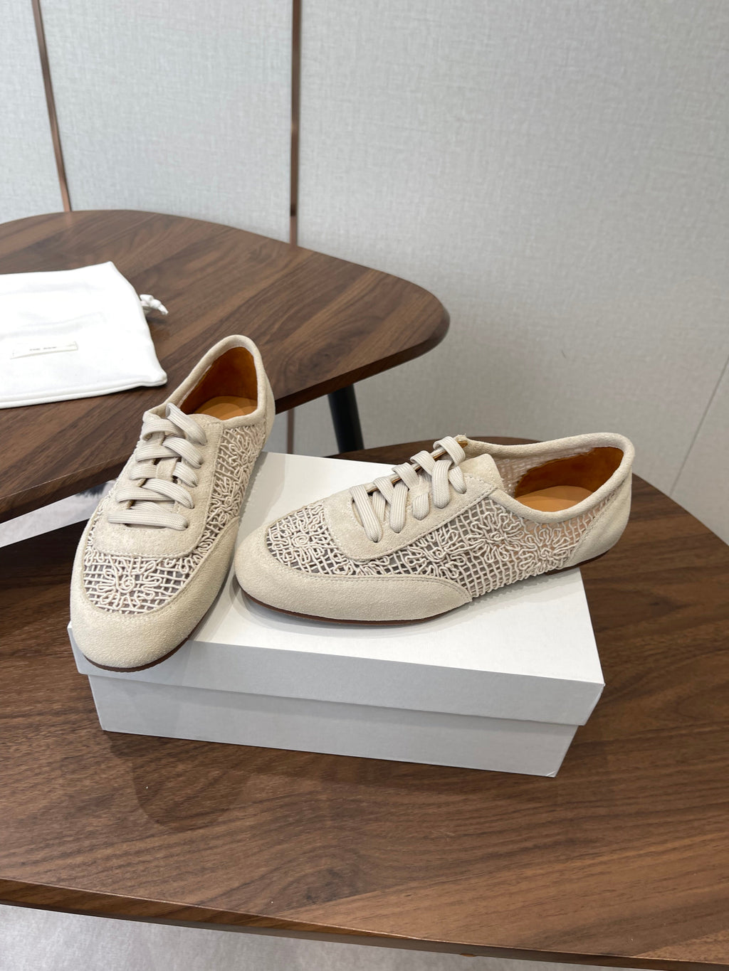 T-Sneakers