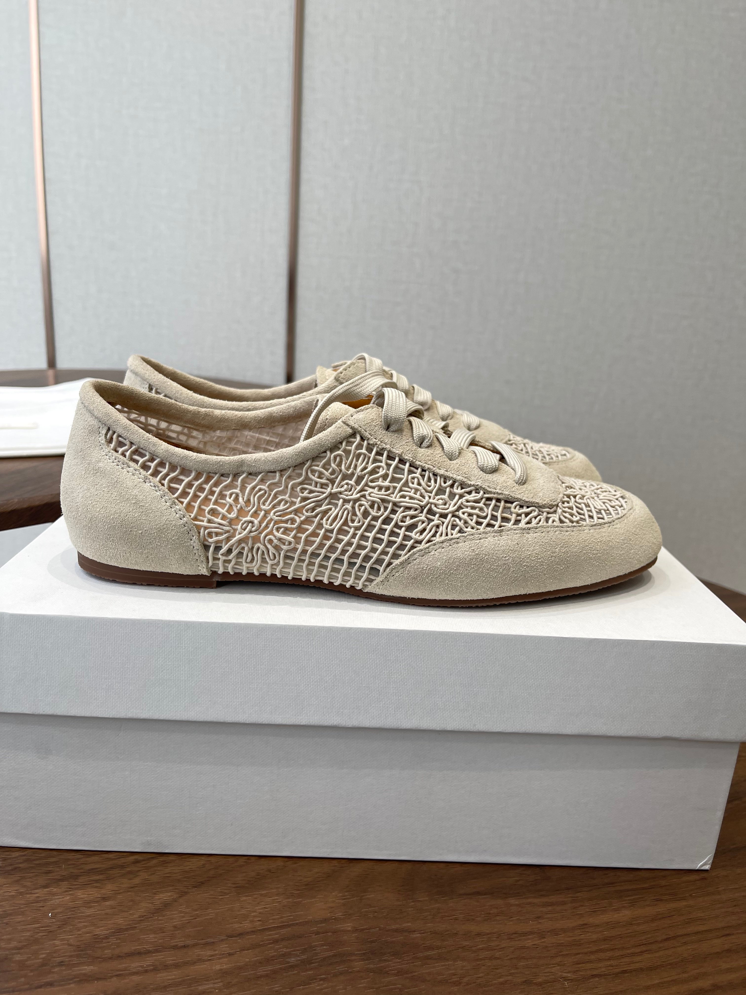 T-Sneakers