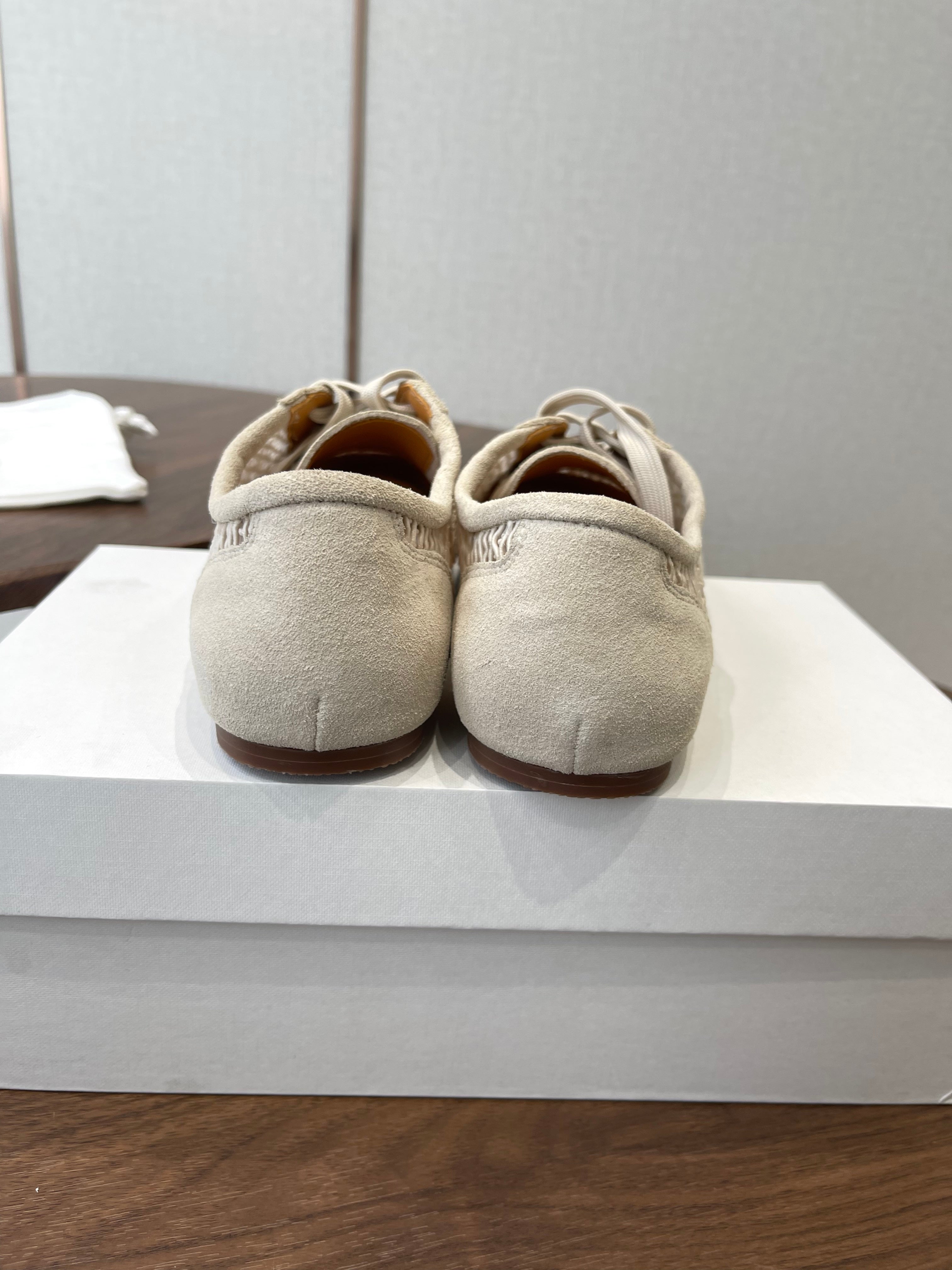 T-Sneakers