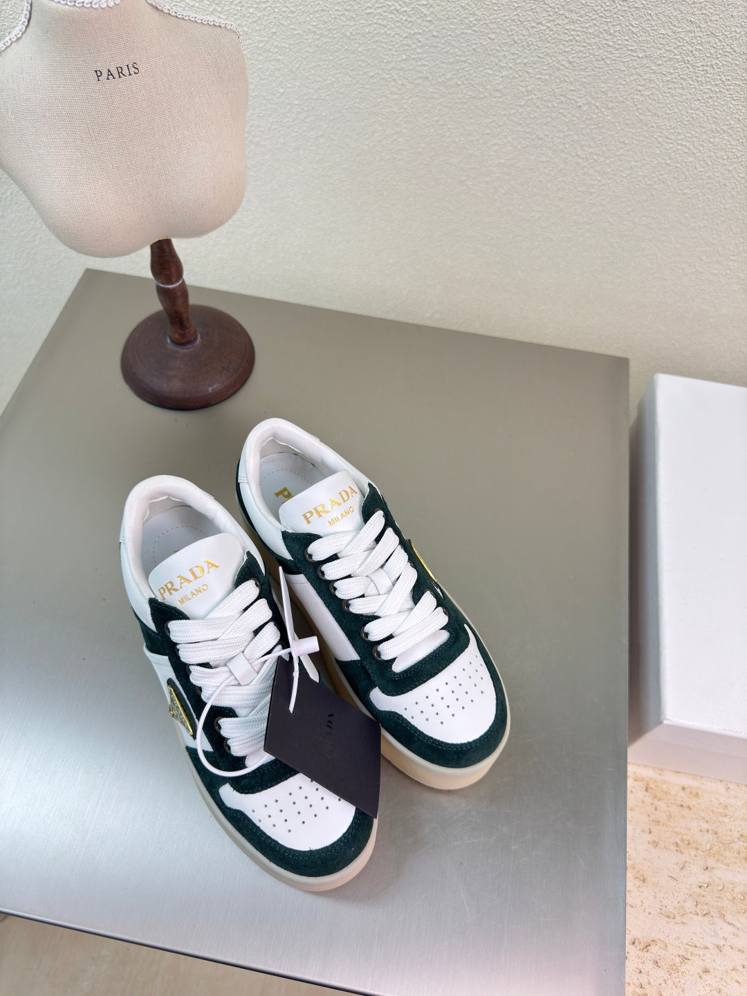P-Sneakers