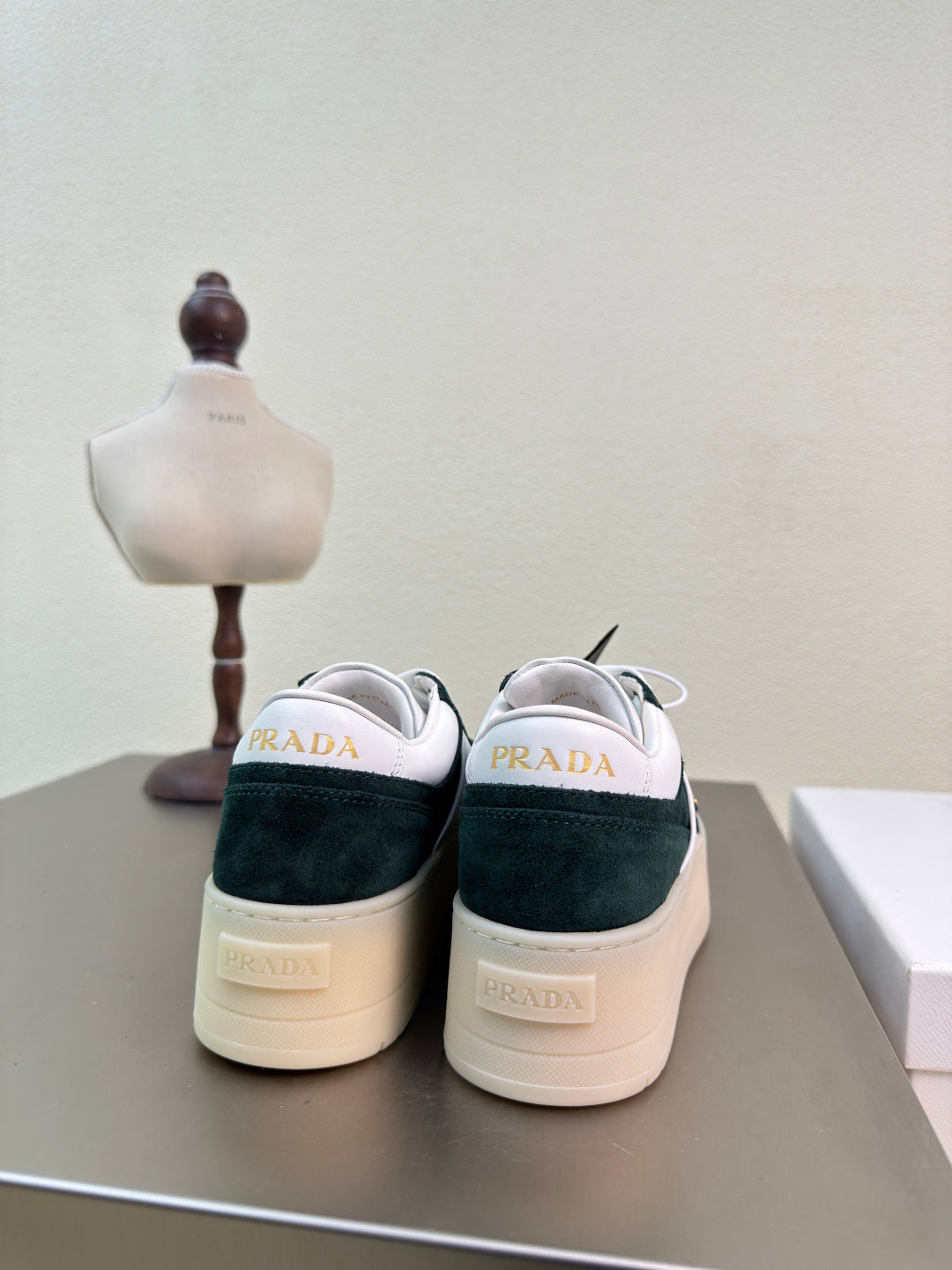 P-Sneakers