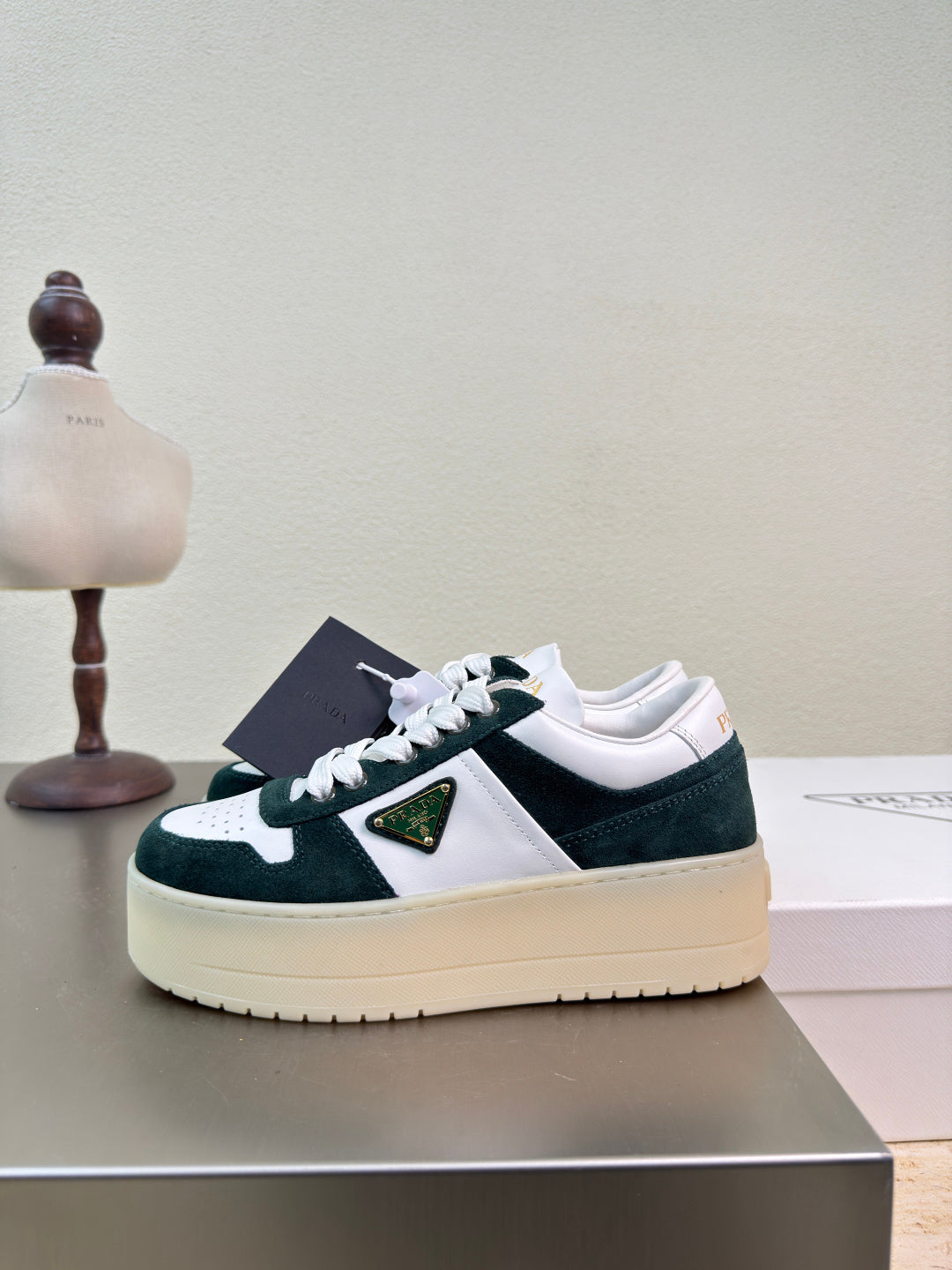 P-Sneakers