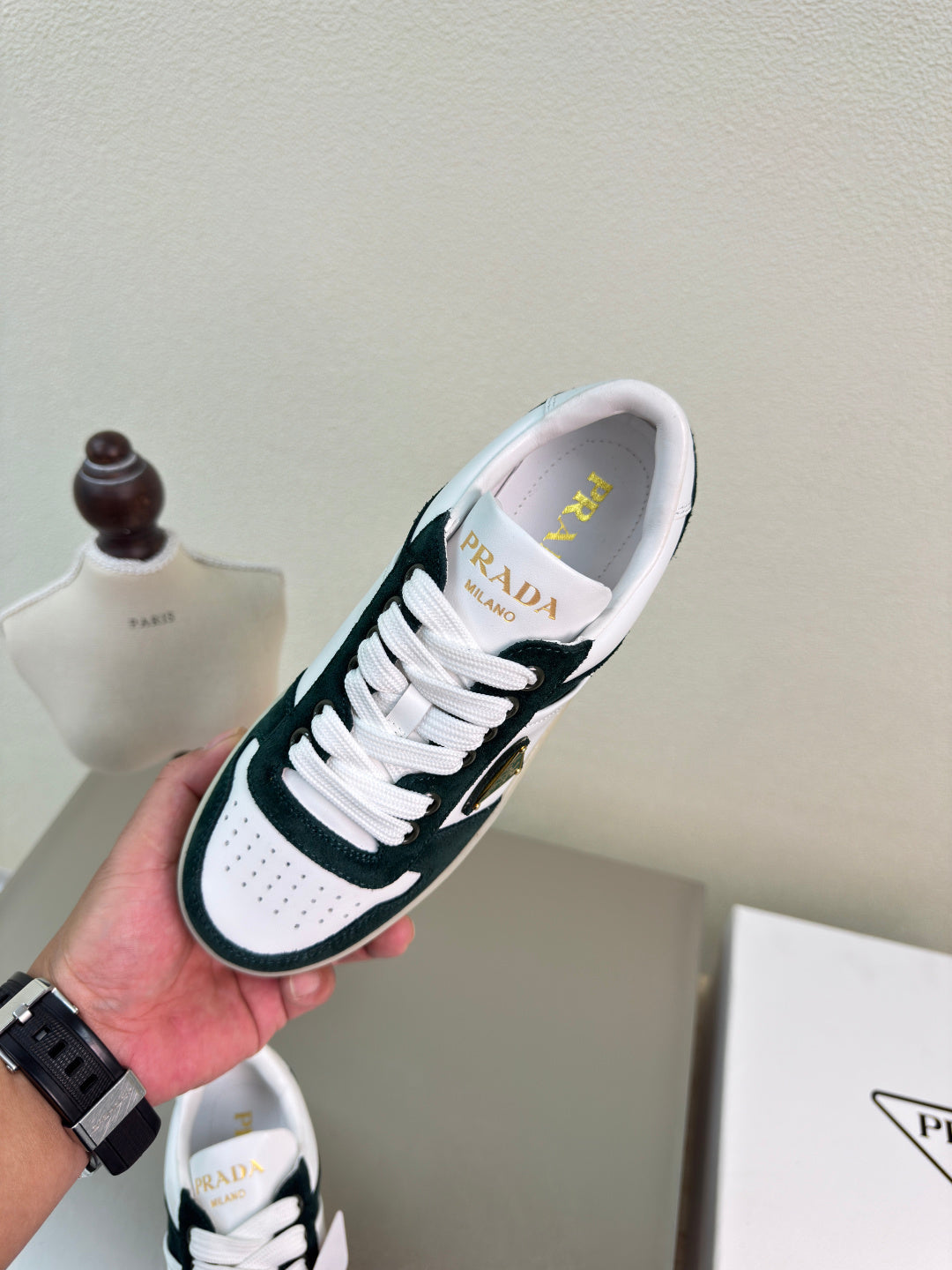 P-Sneakers