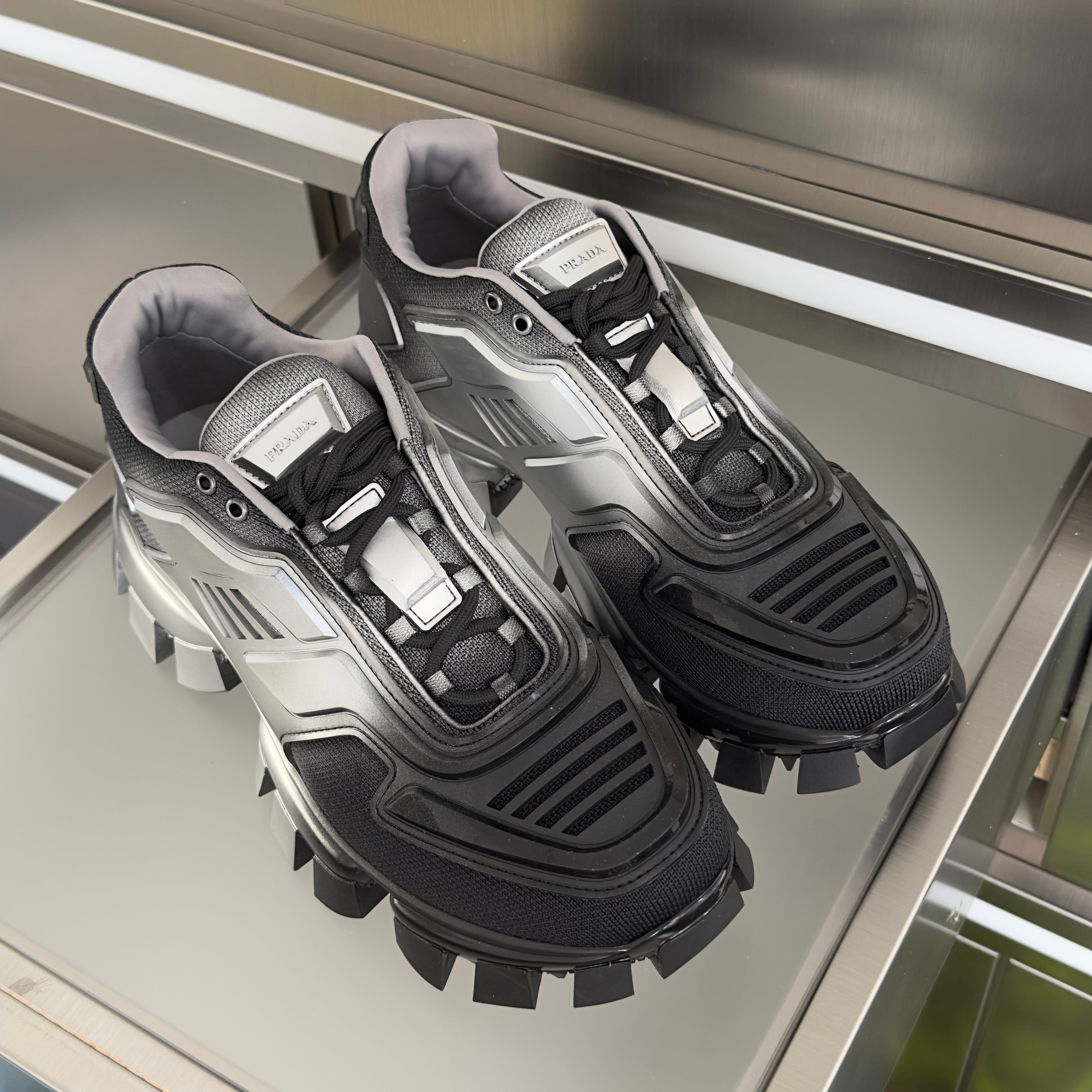 P-Sneakers