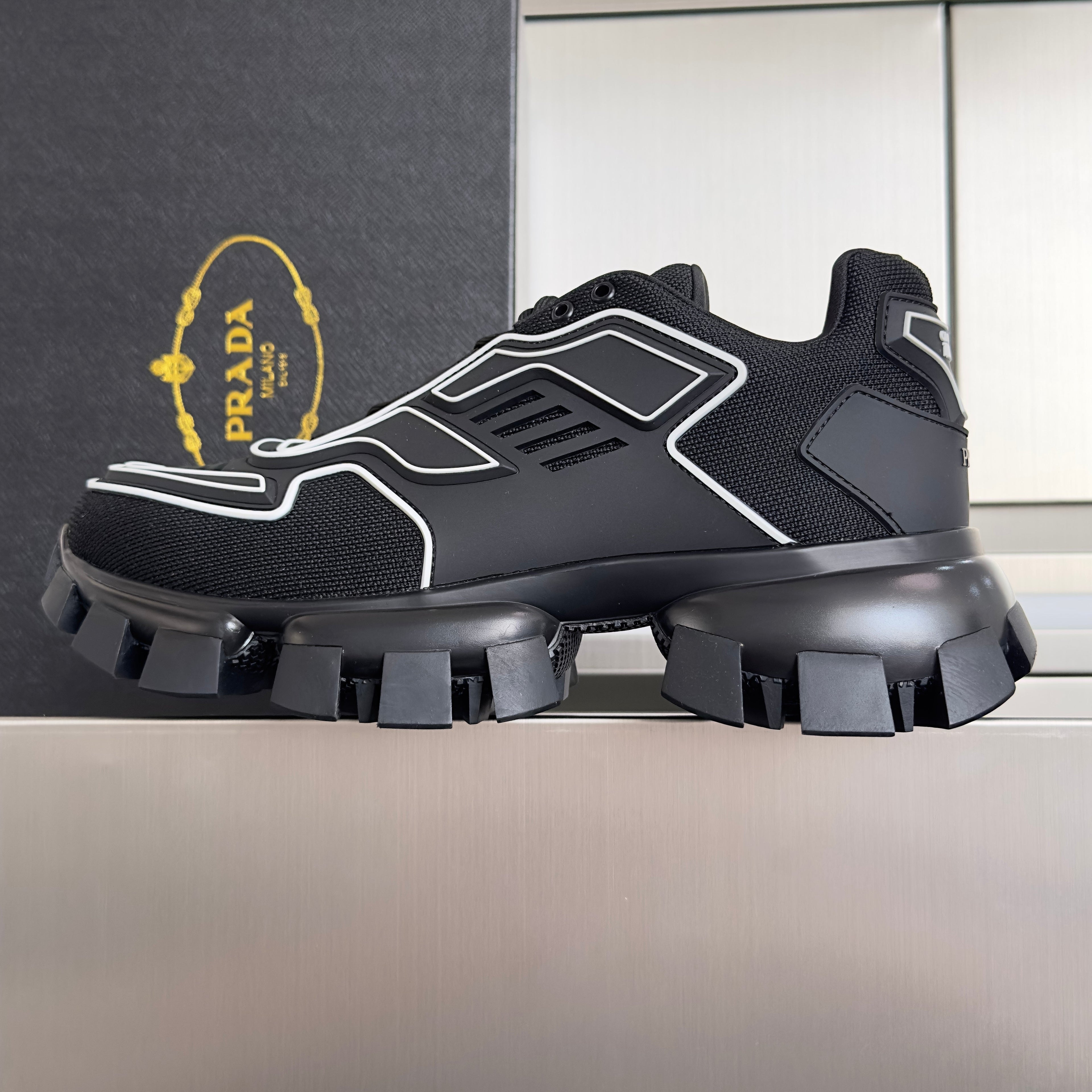 P-Sneakers
