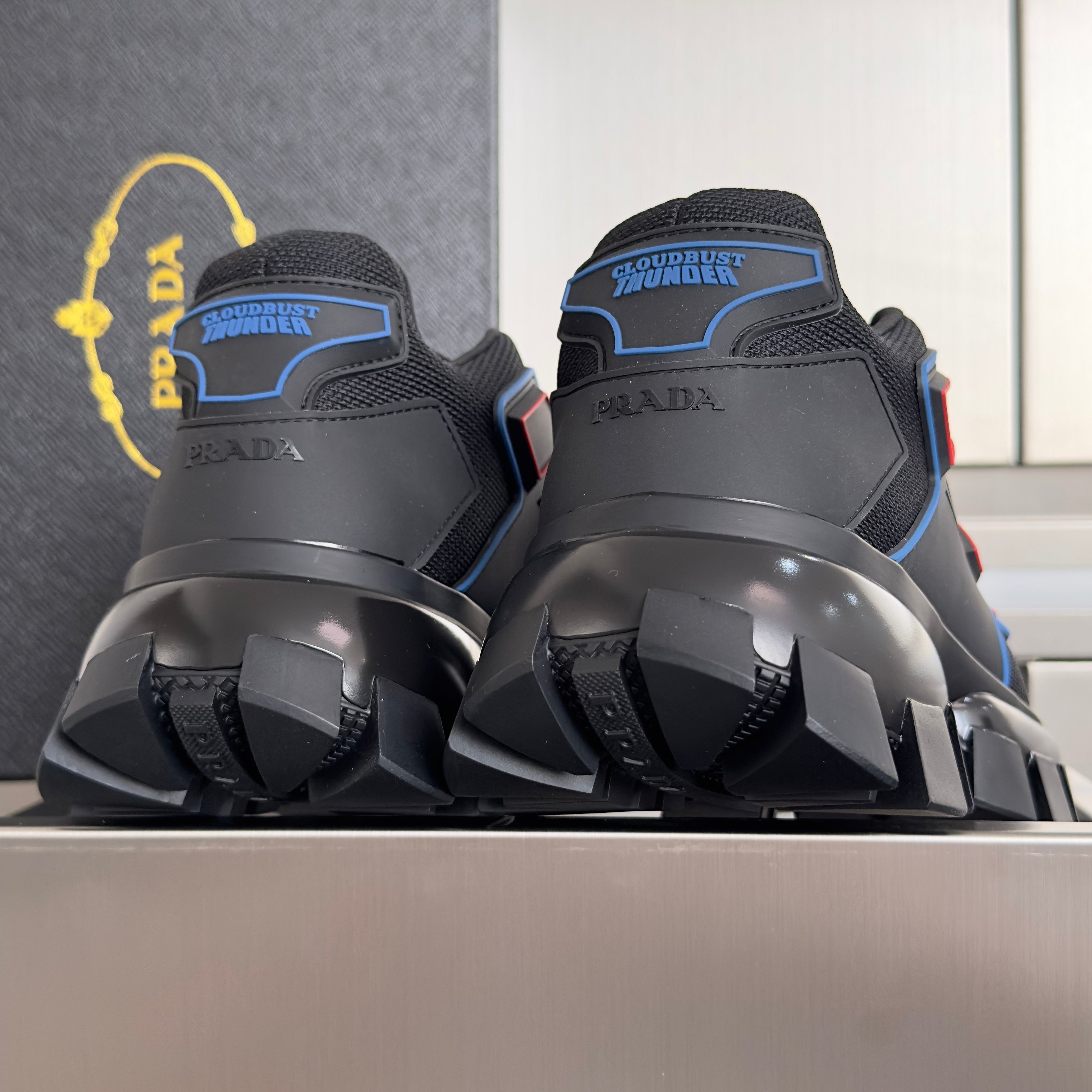 P-Sneakers