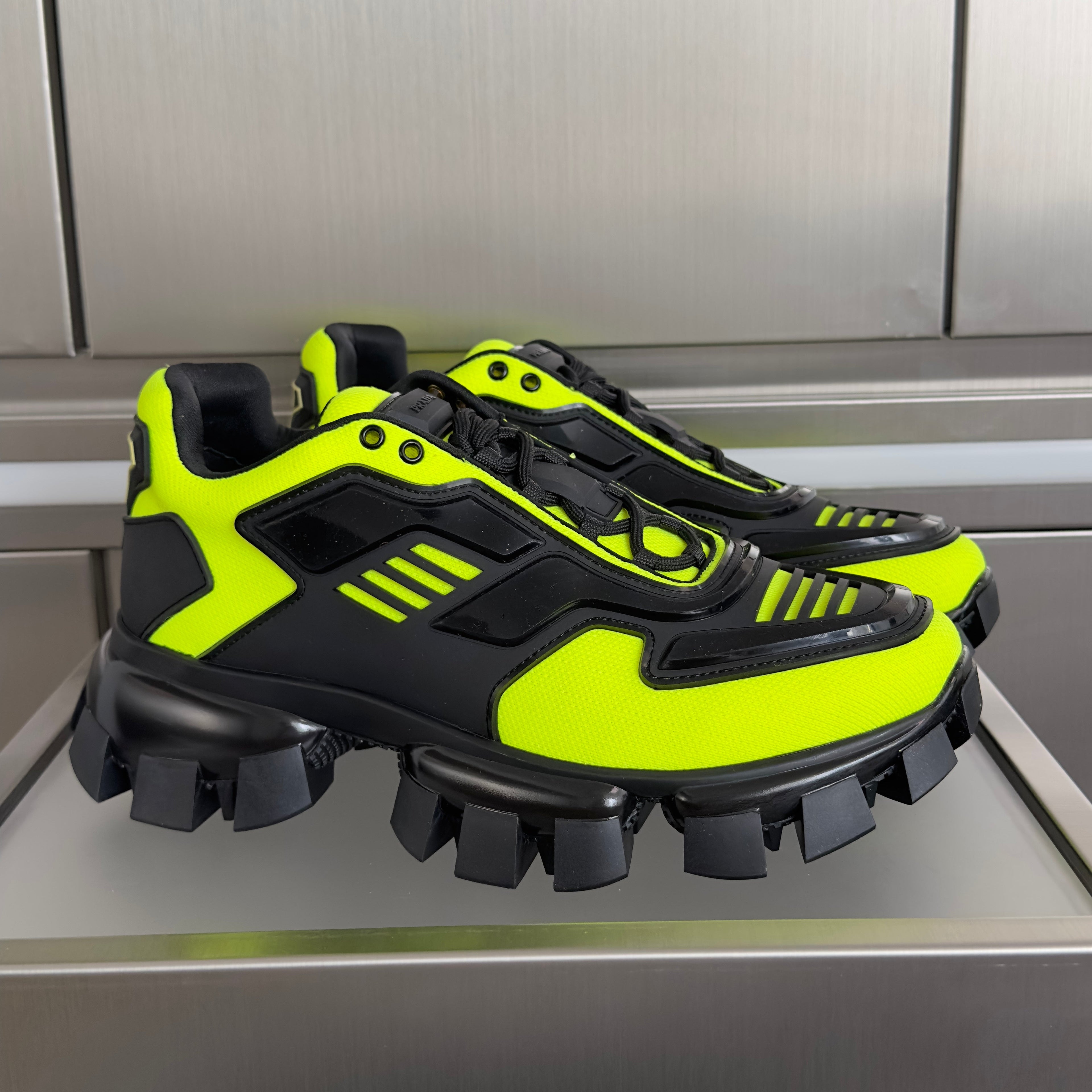 P-Sneakers