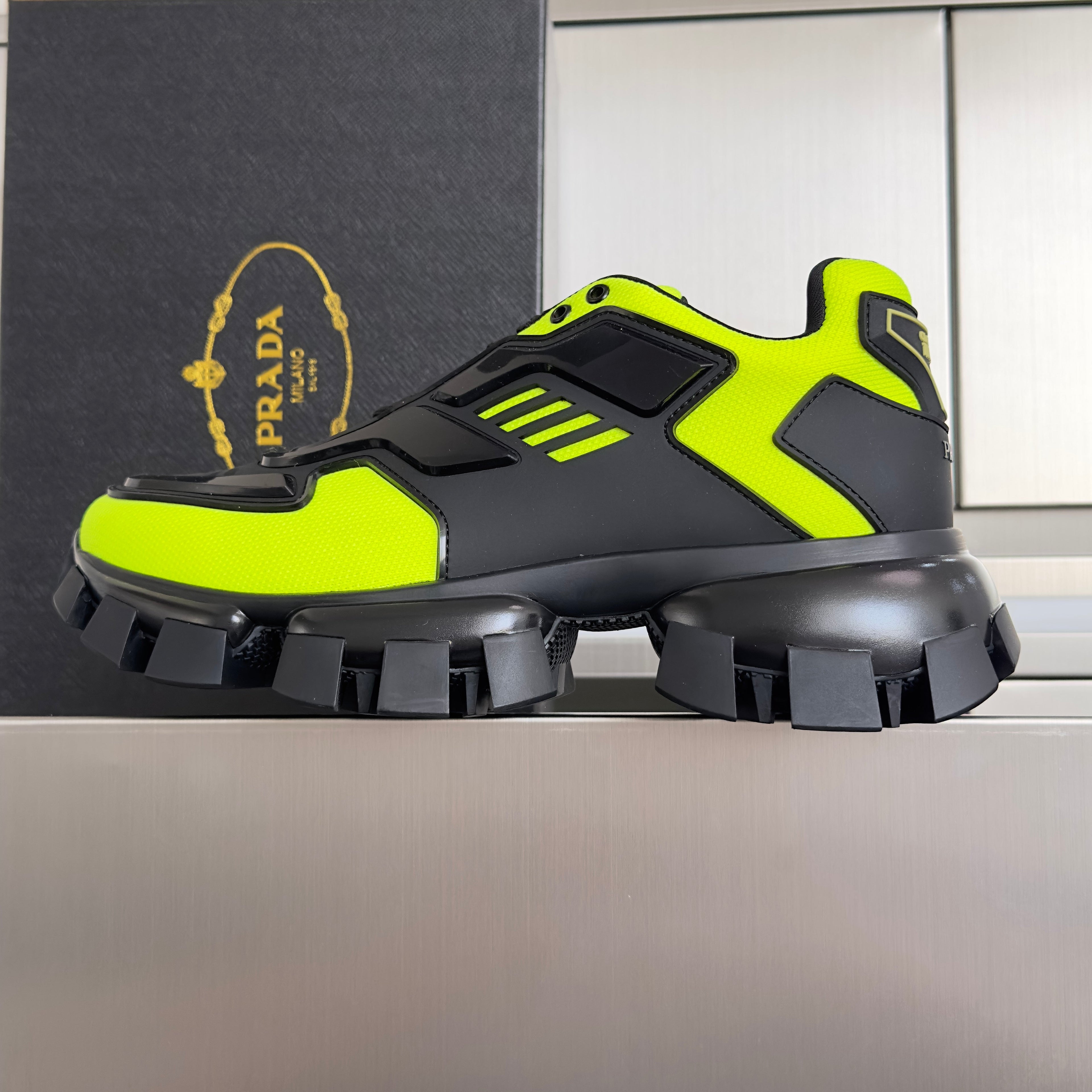 P-Sneakers