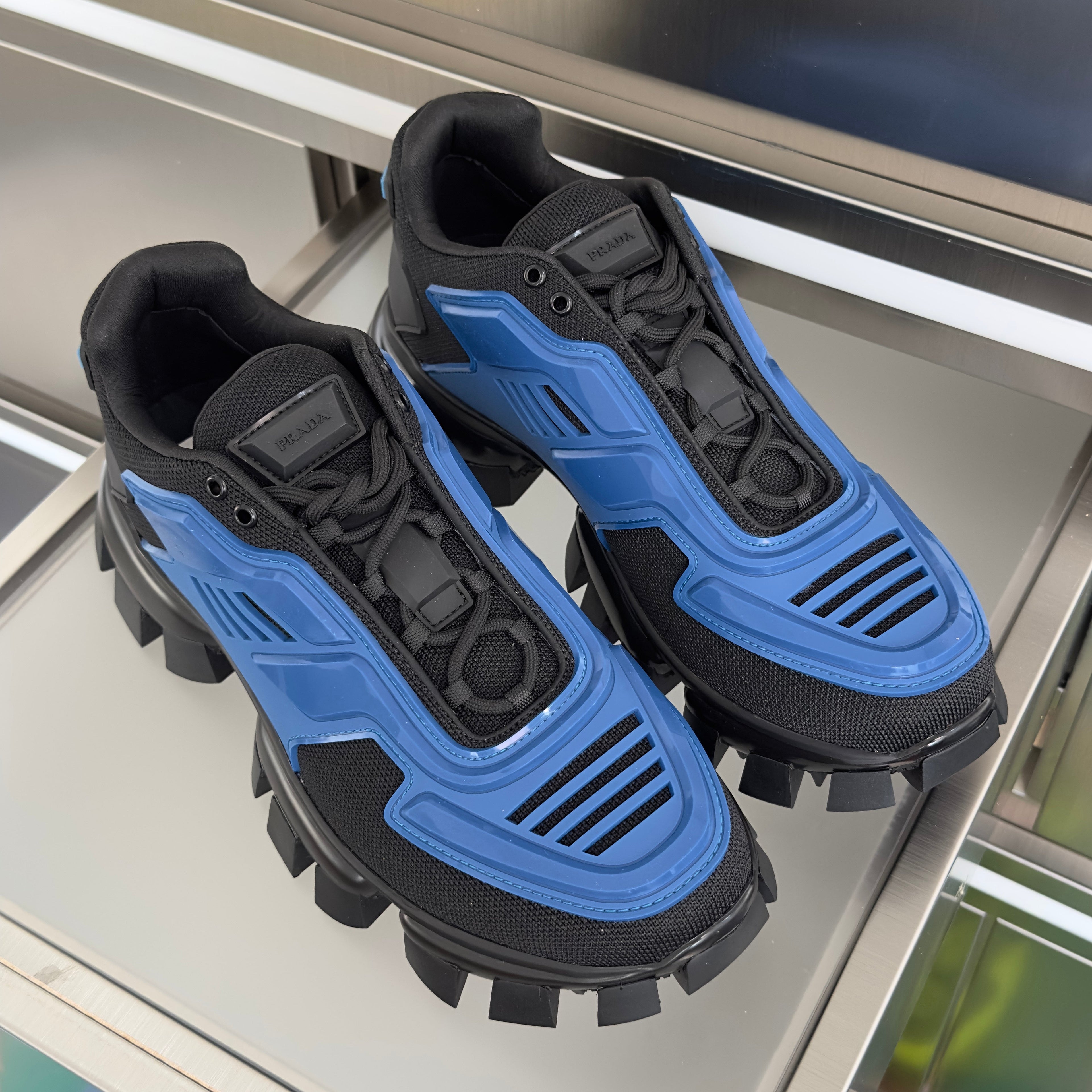 P-Sneakers