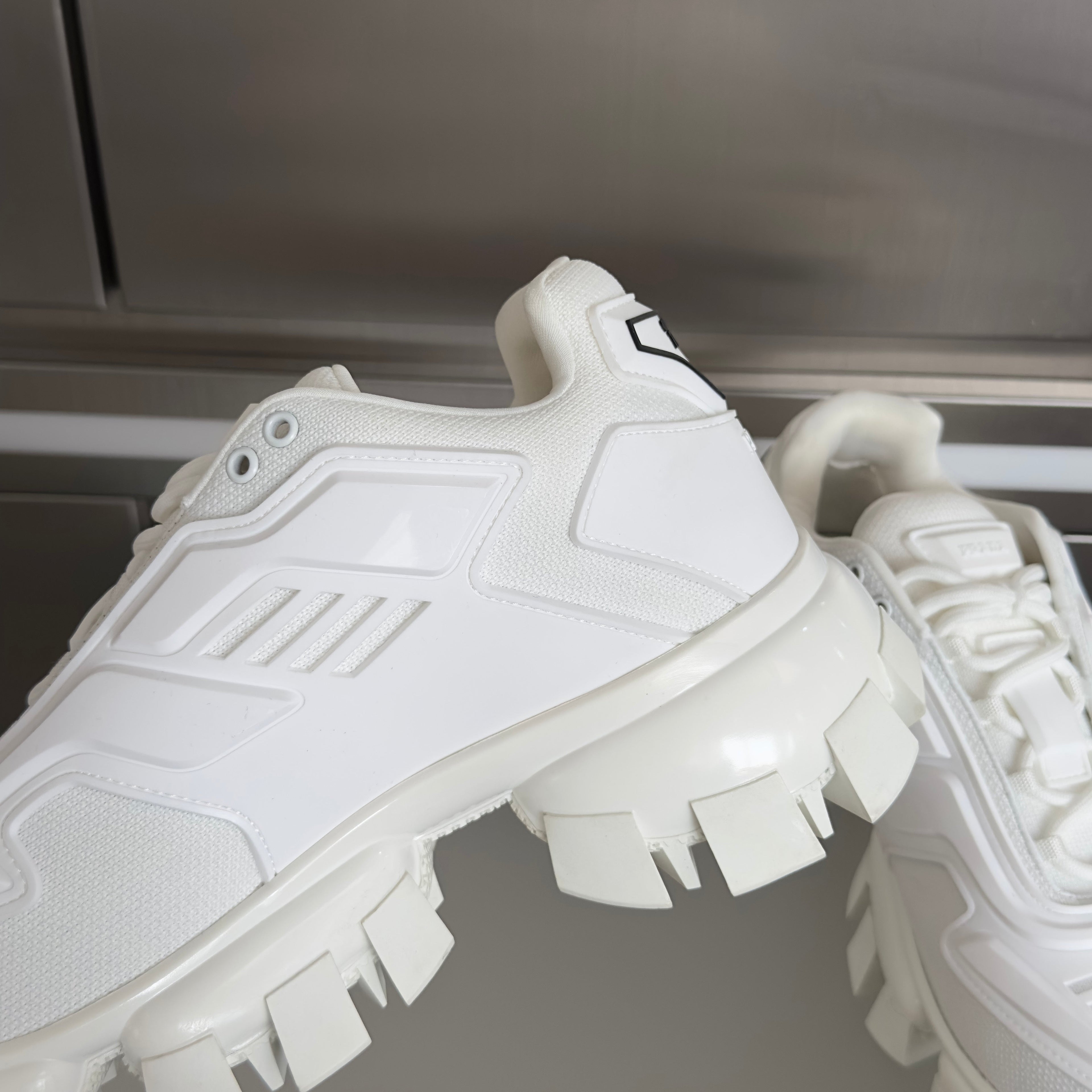 P-Sneakers