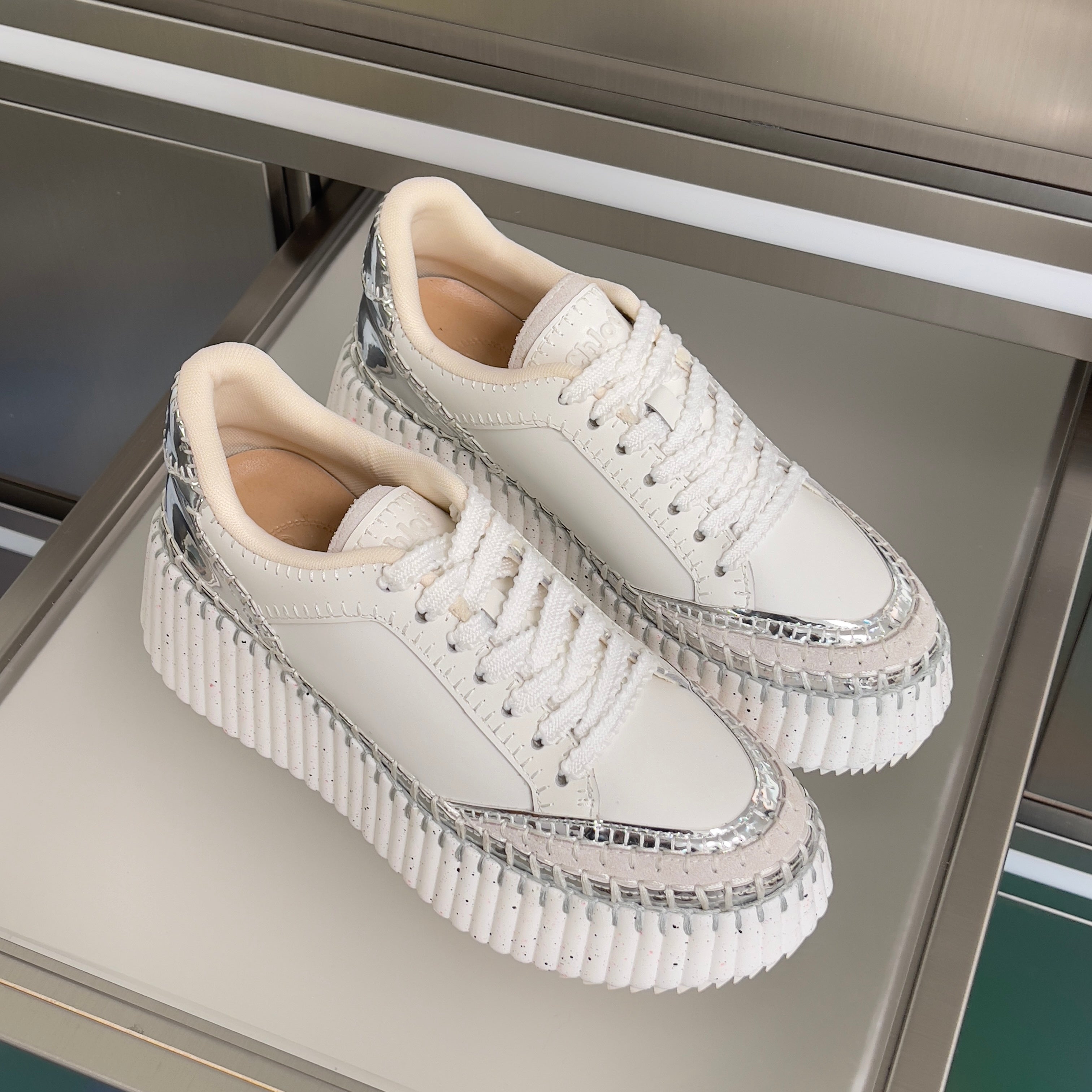 H-Sneakers