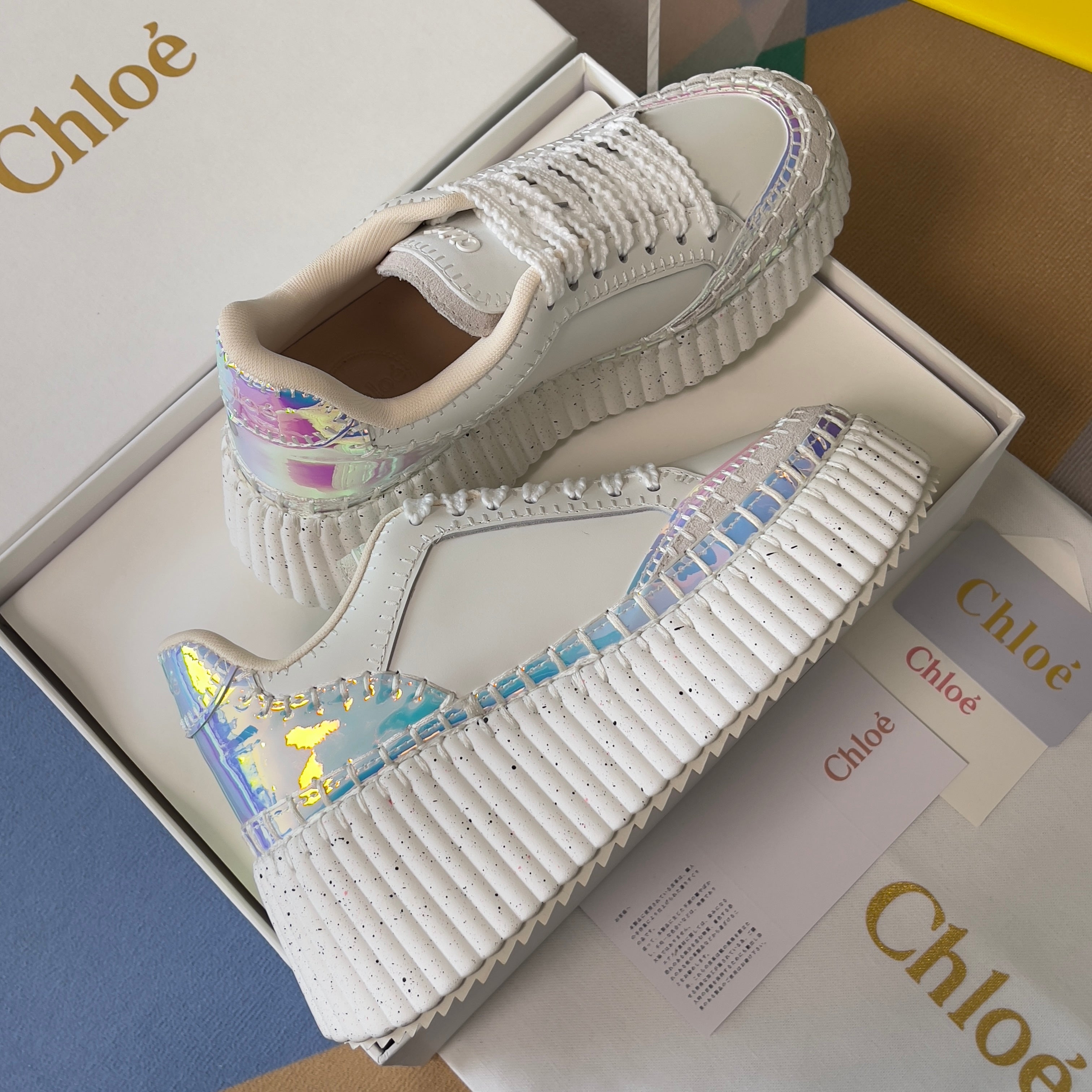 H-Sneakers
