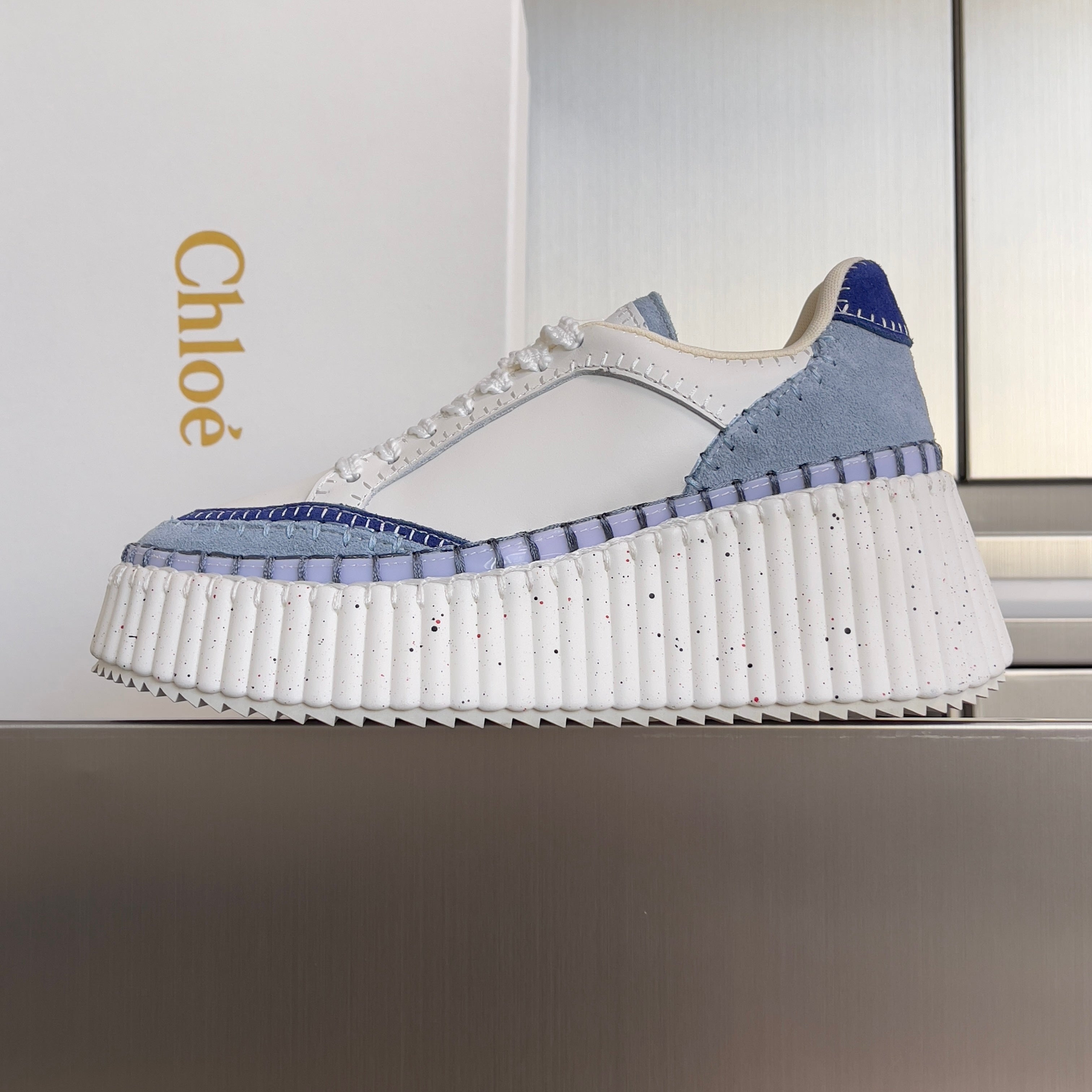 H-Sneakers