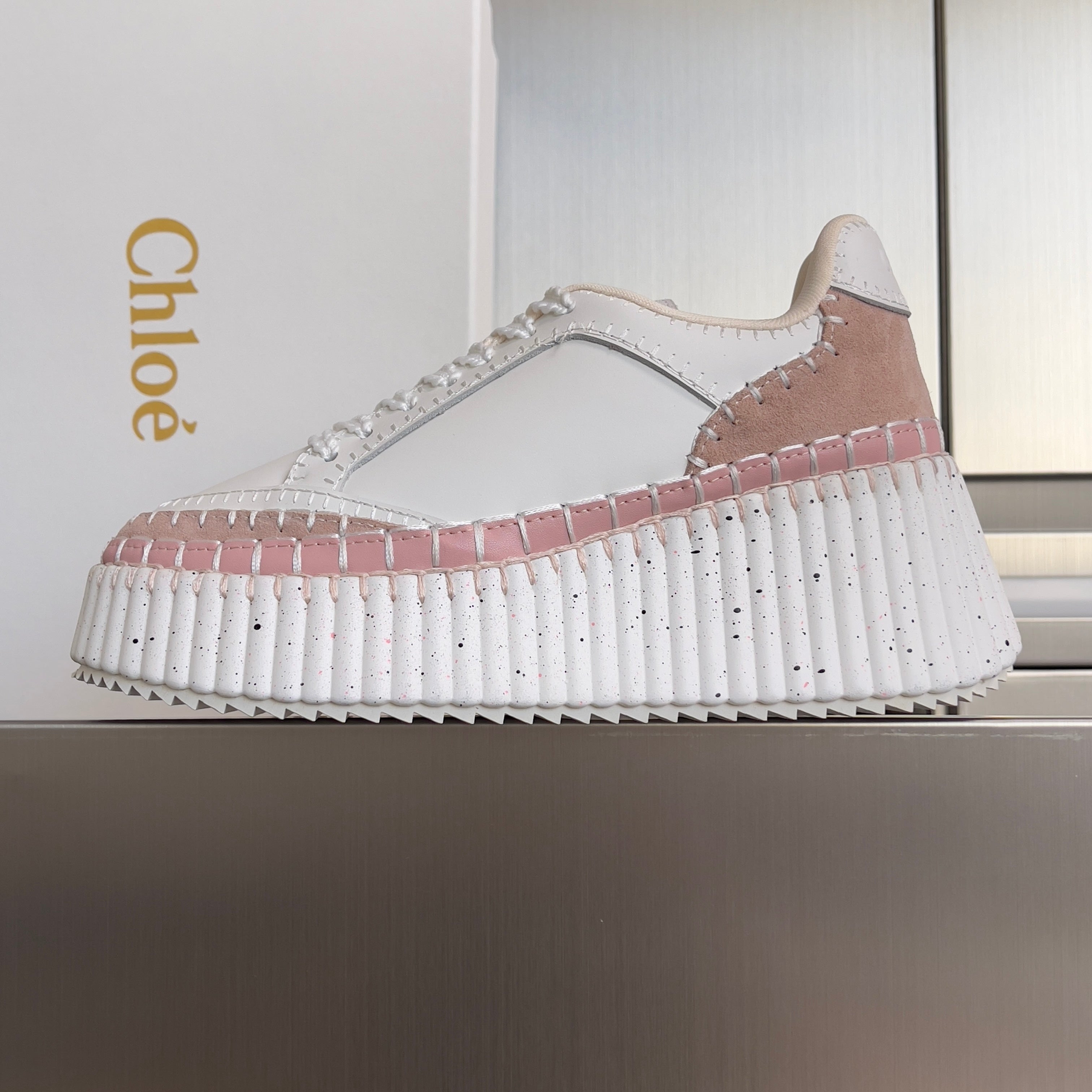 H-Sneakers