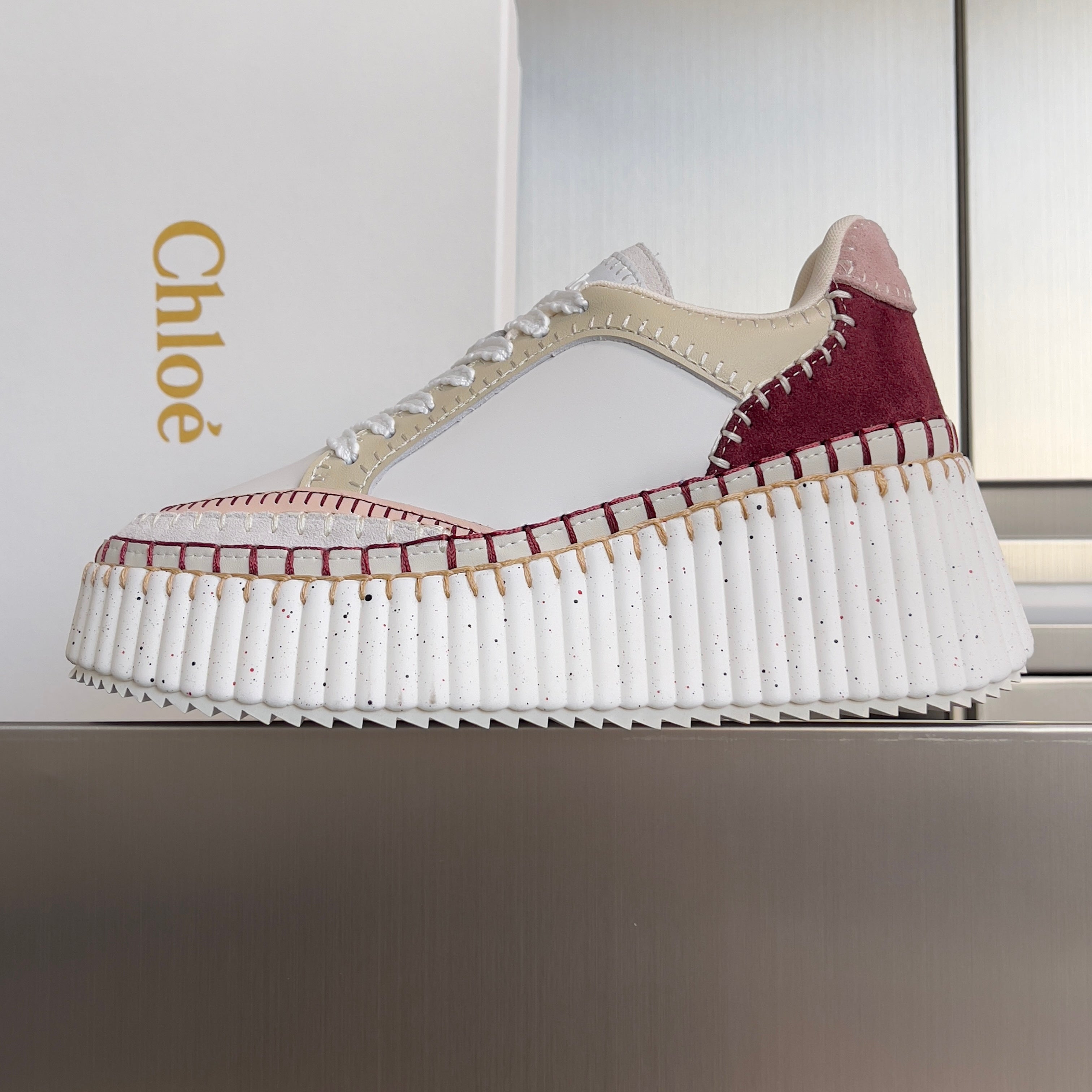 H-Sneakers