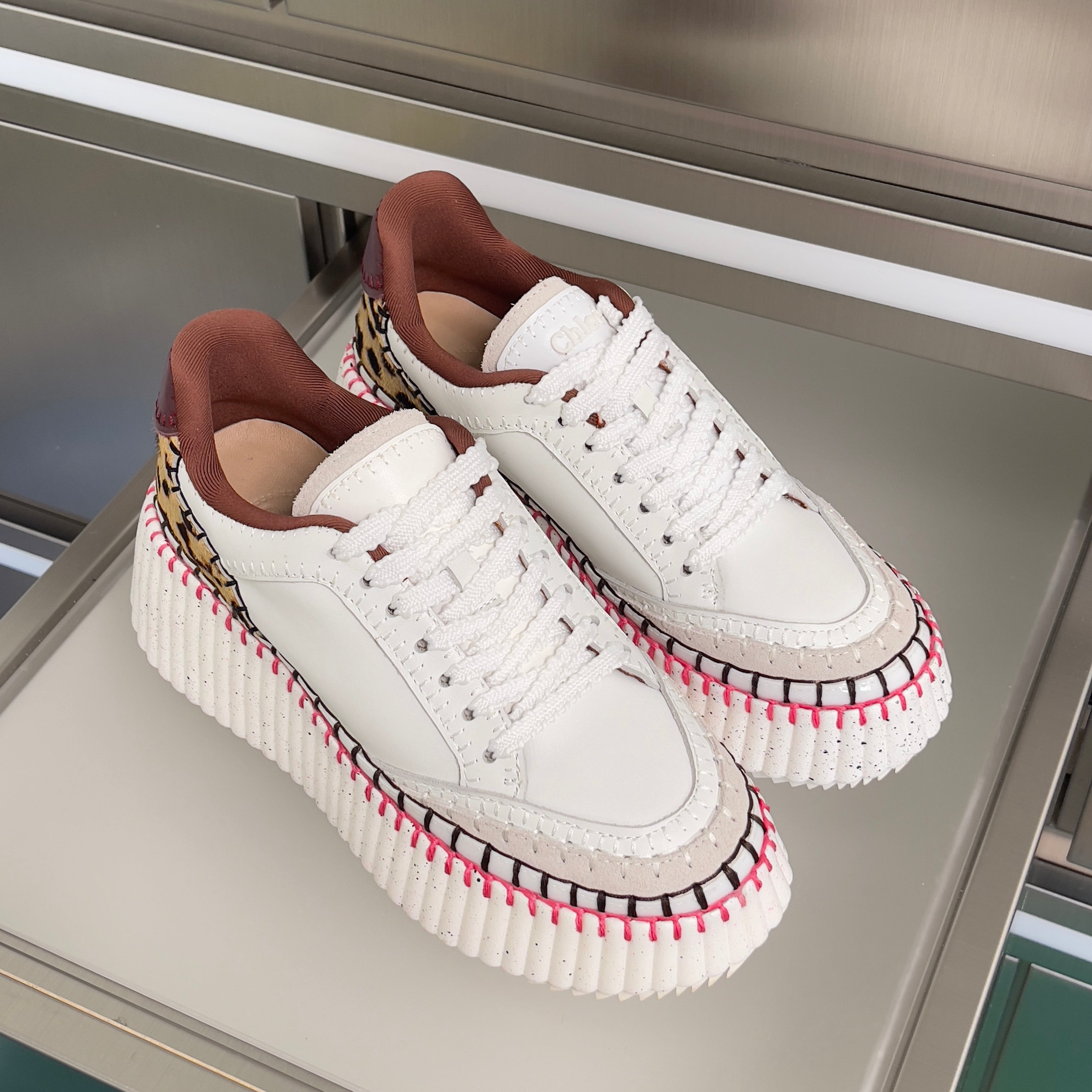 H-Sneakers