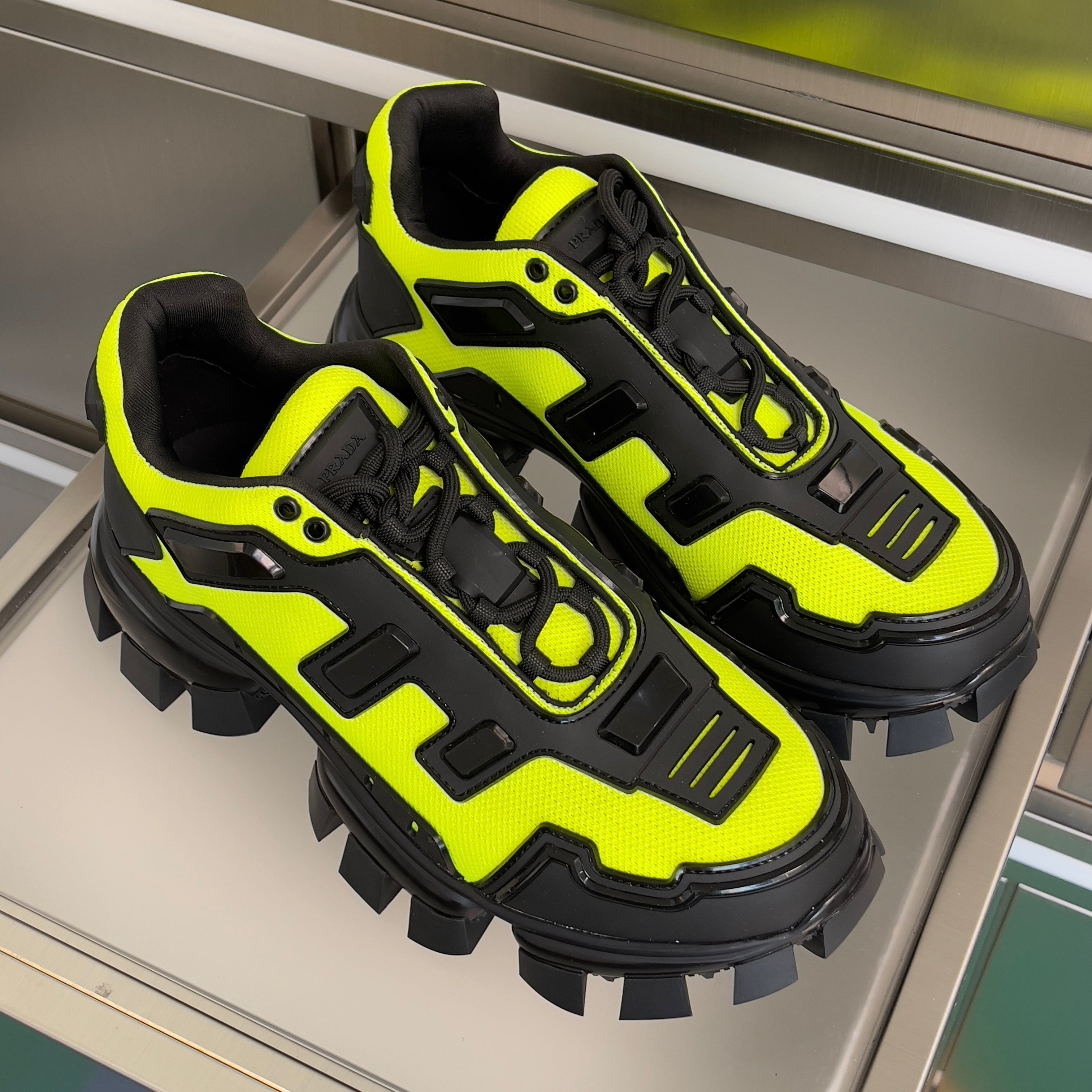 P-Sneakers