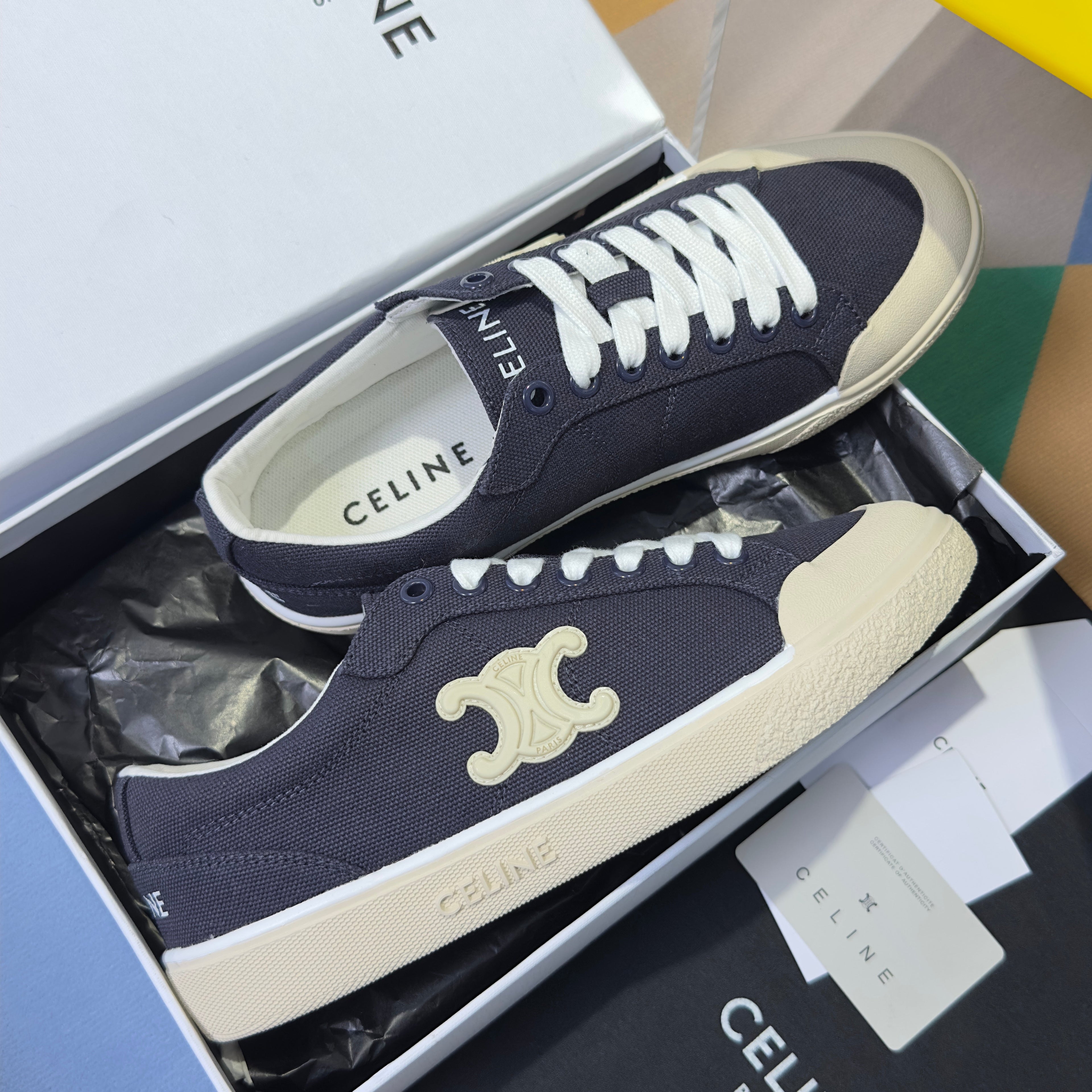 S-Sneakers