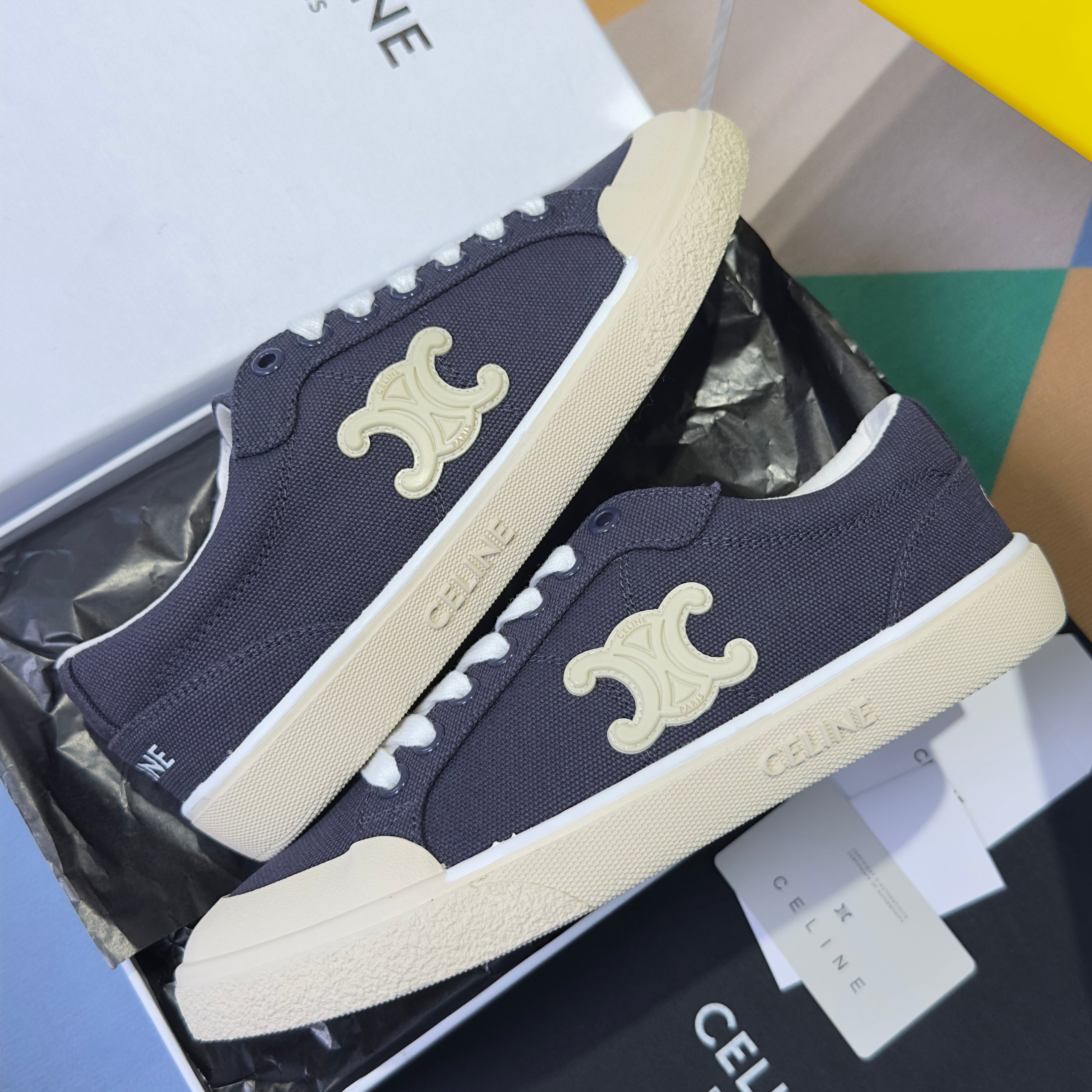S-Sneakers