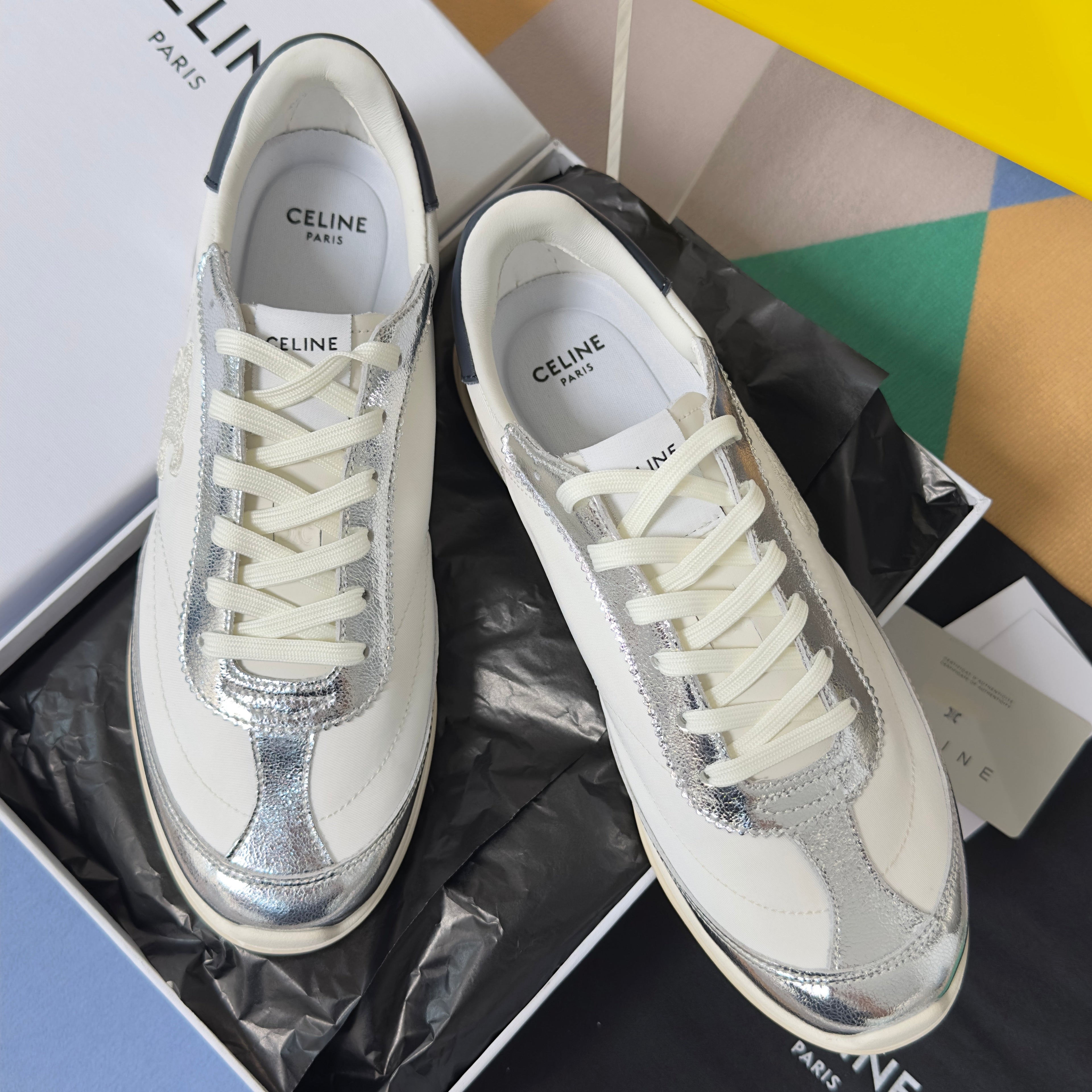 S-Sneakers