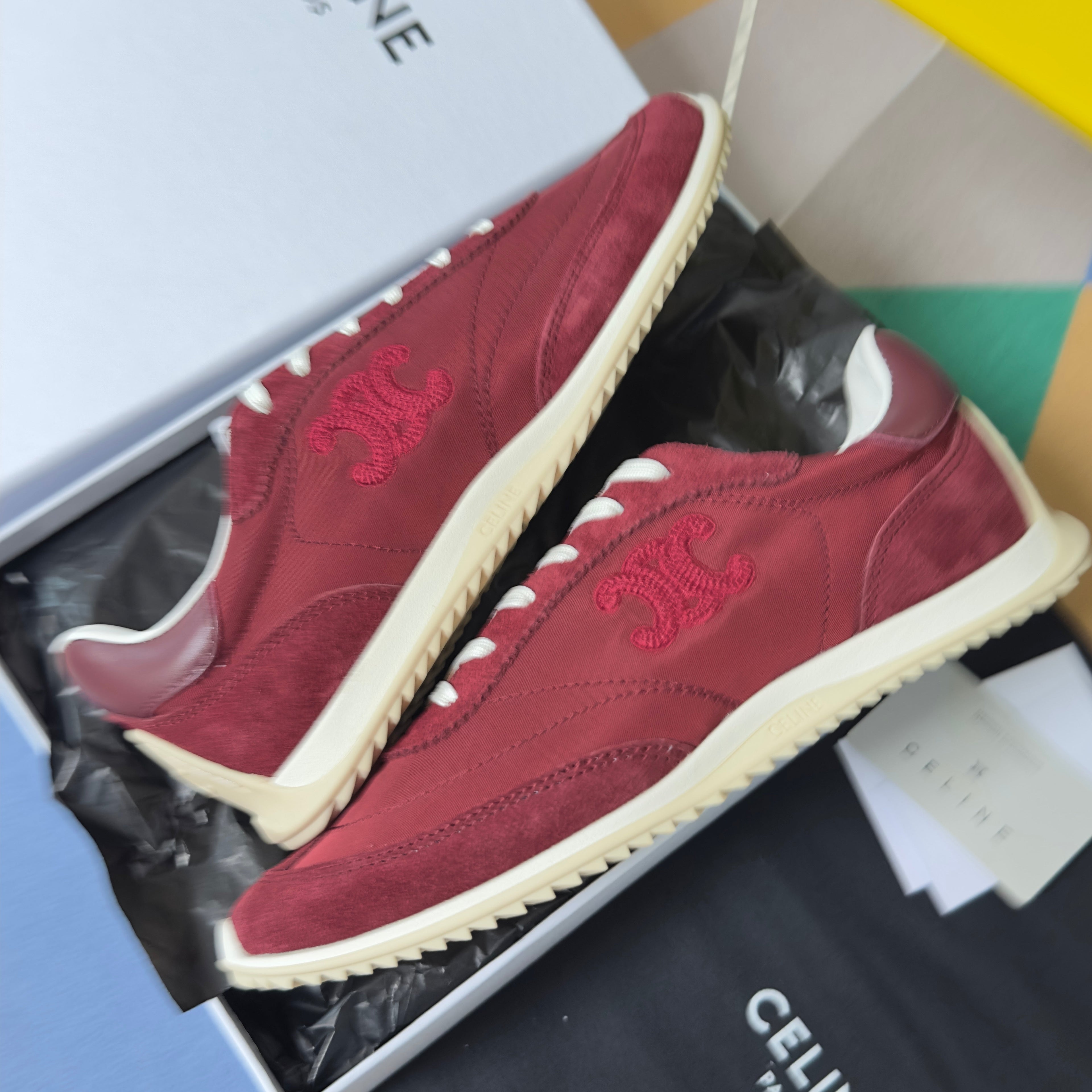 S-Sneakers