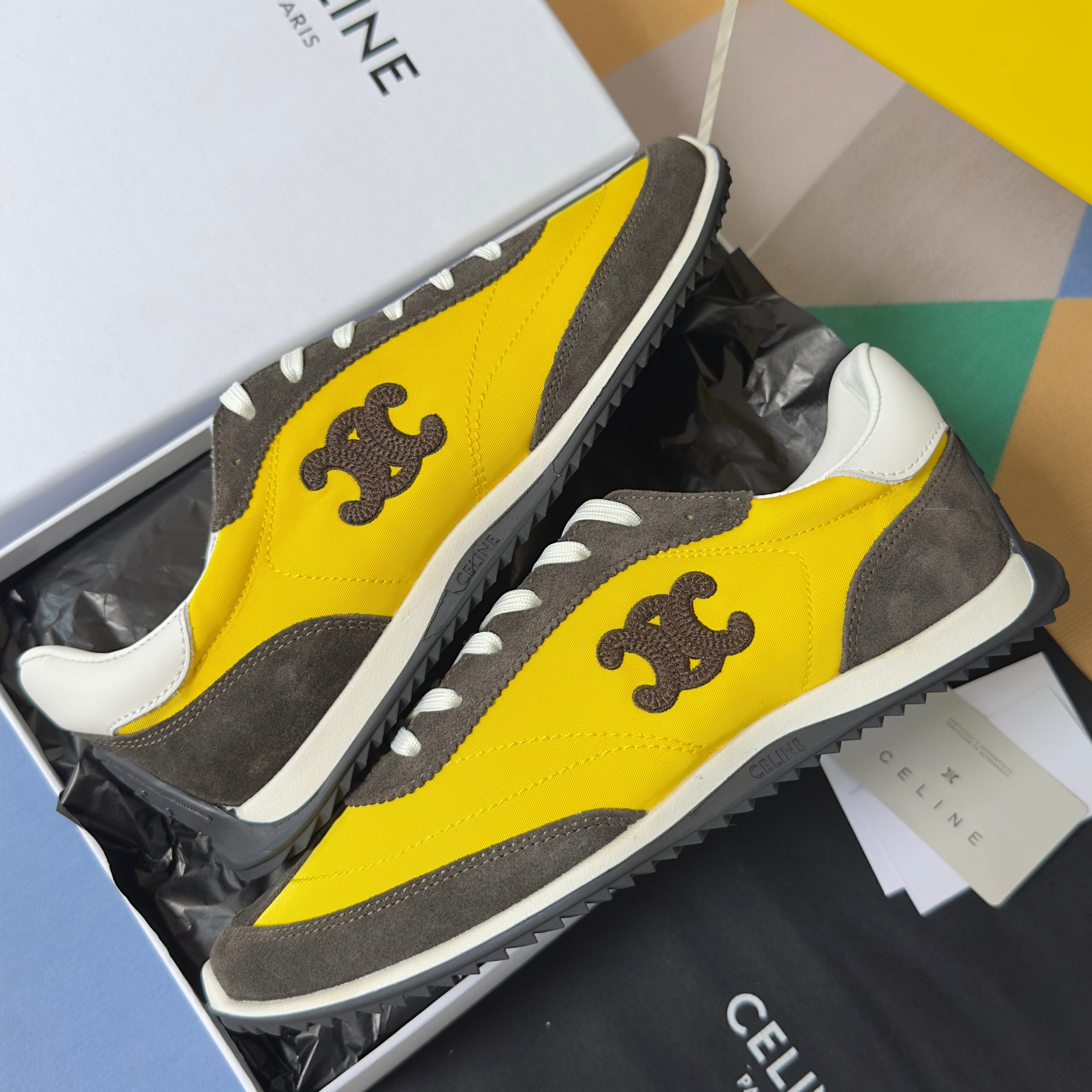 S-Sneakers
