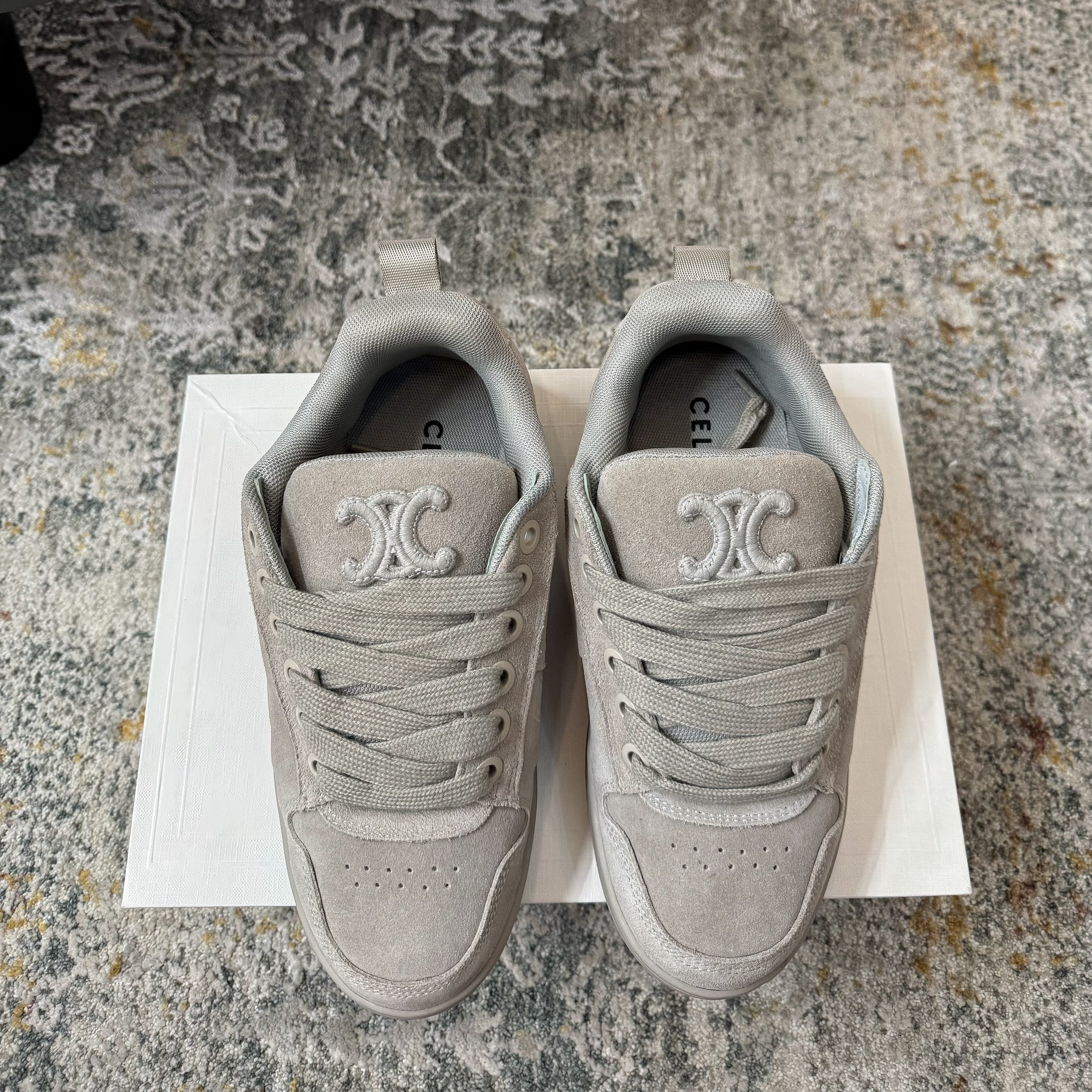 S-Sneakers