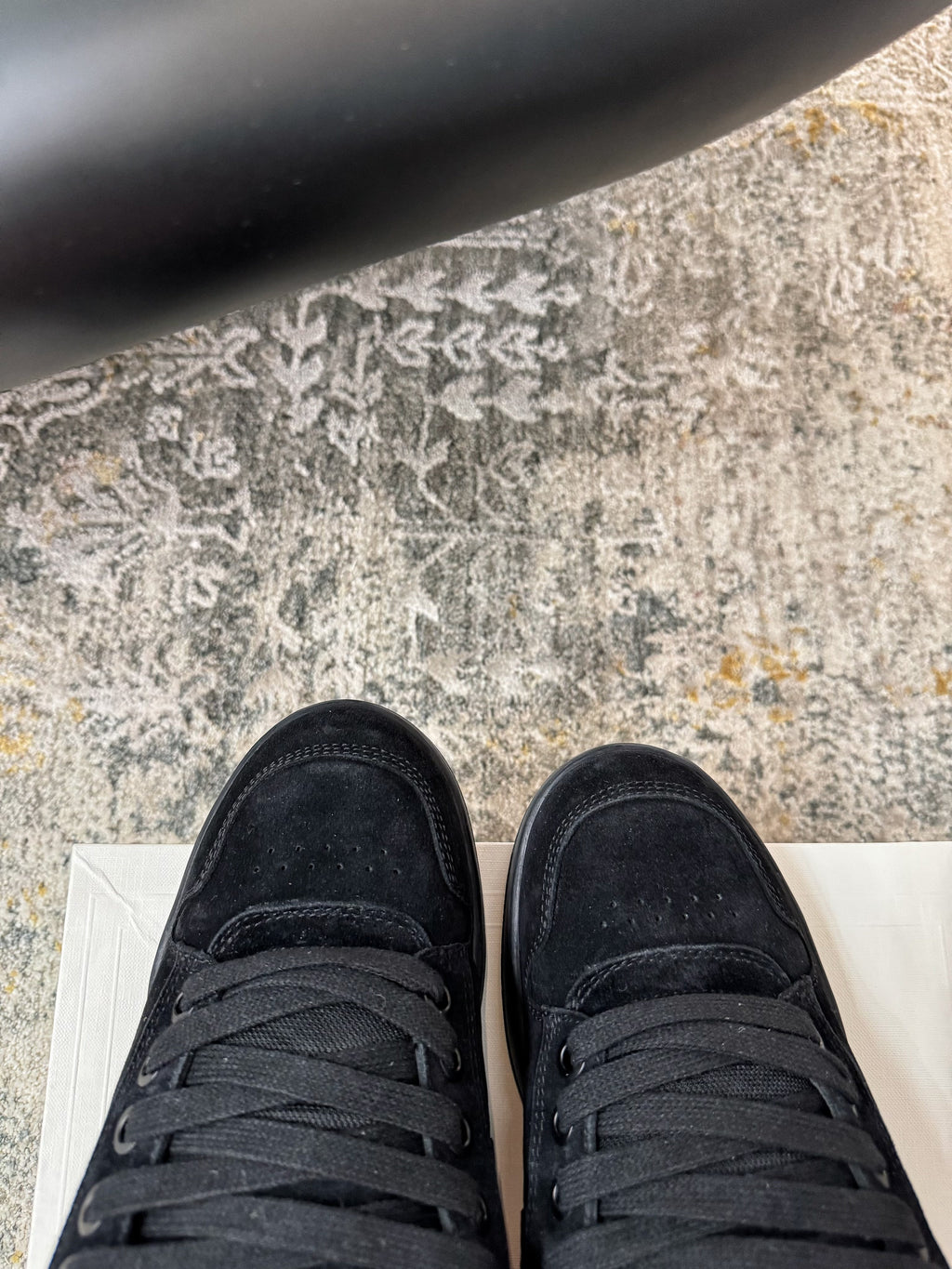 S-Sneakers
