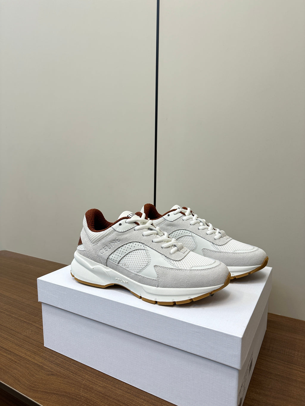 S-Sneakers