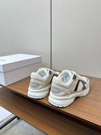 S-Sneakers