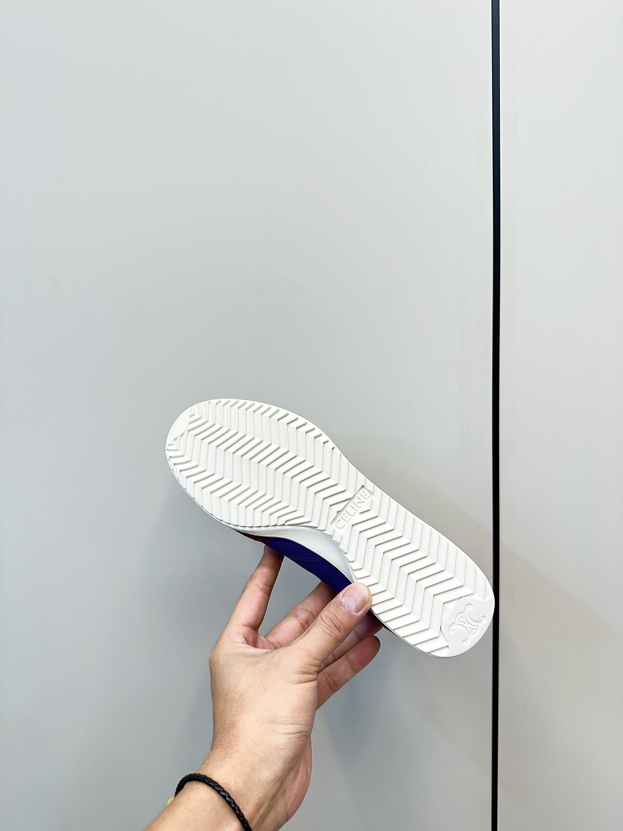 S-Sneakers