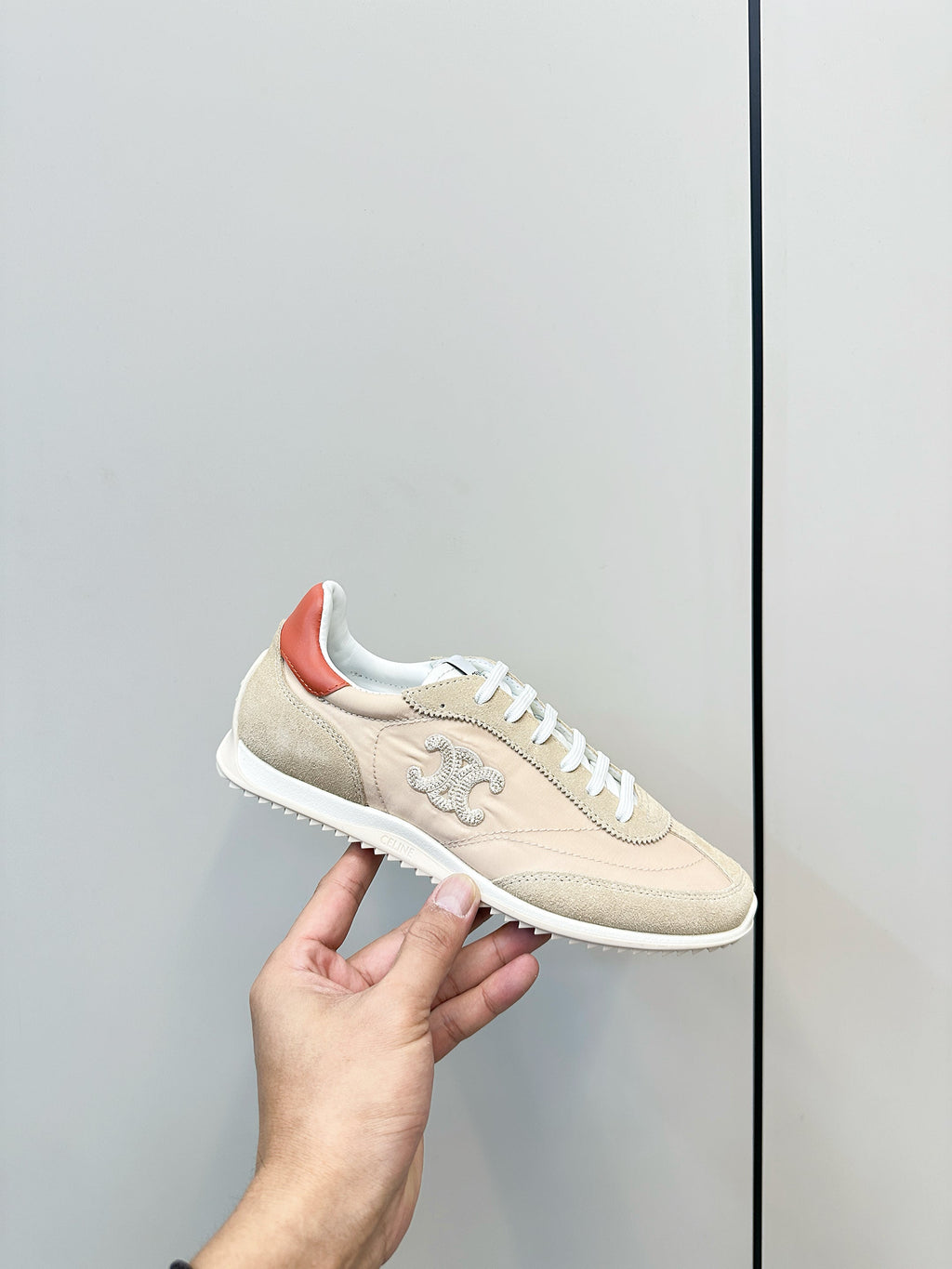 S-Sneakers